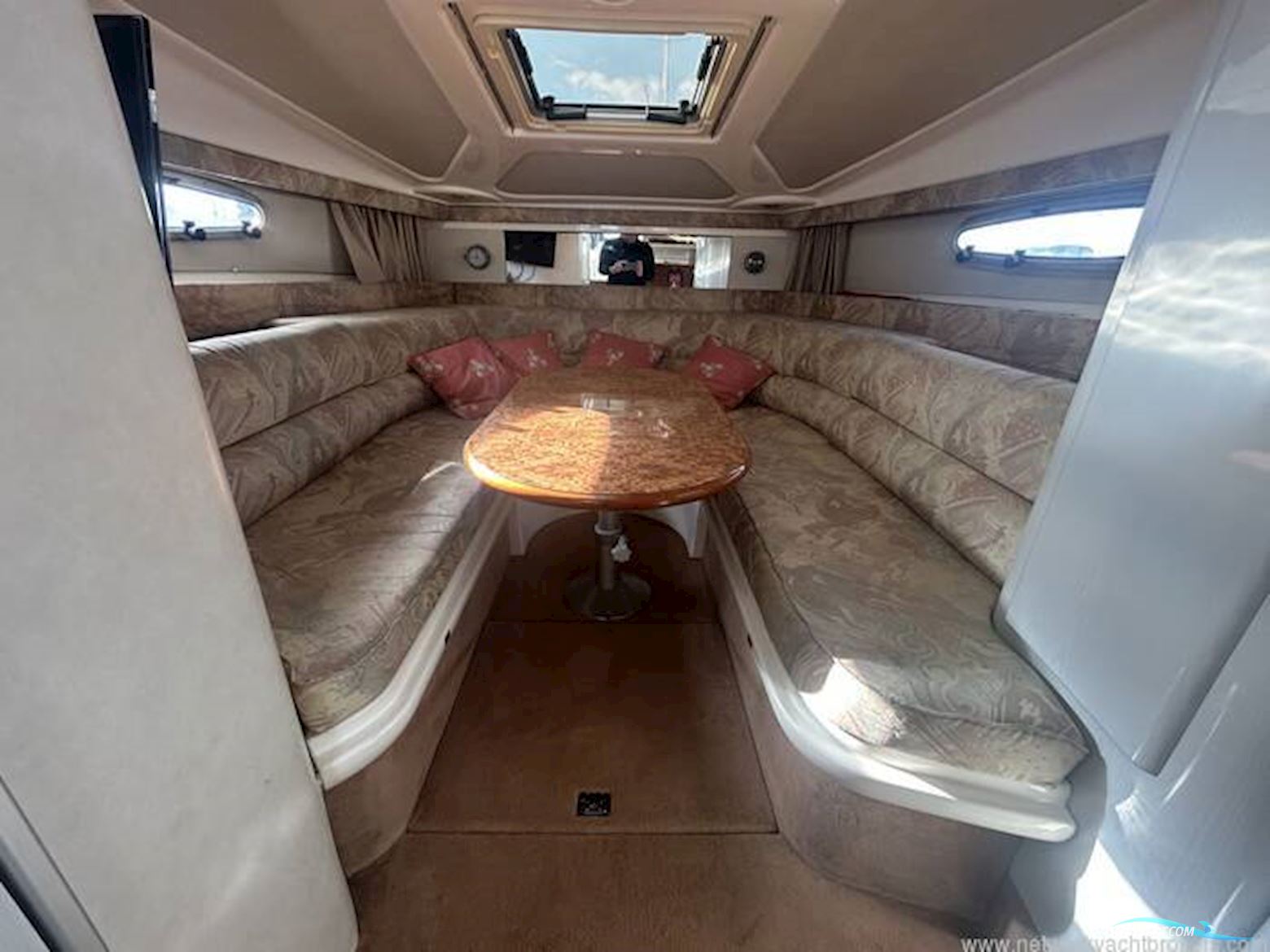 Sealine International S28