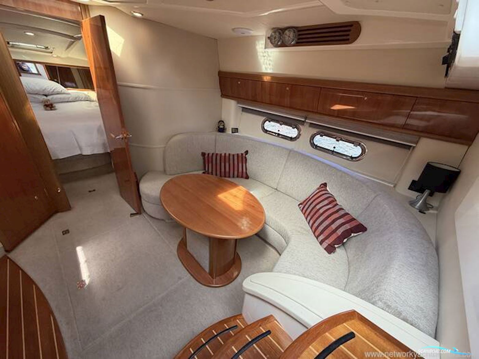 Sealine International S42