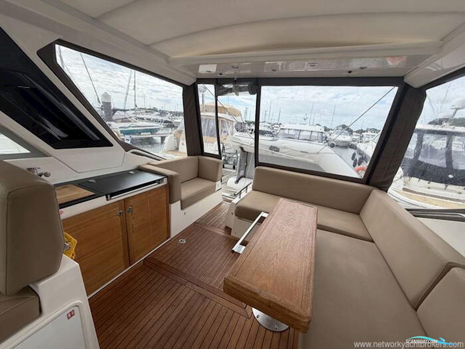 Sealine International SC35