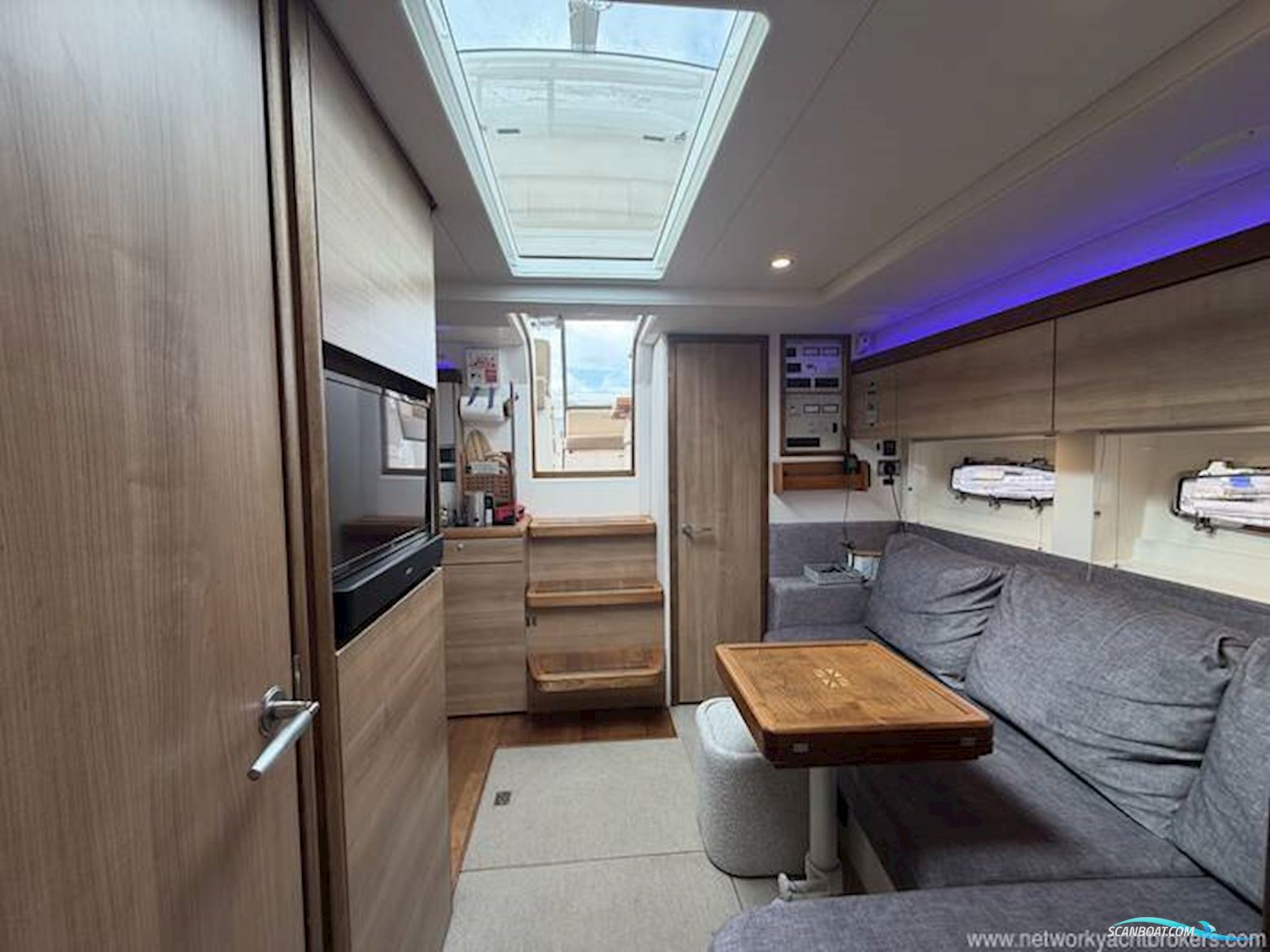 Sealine International SC35
