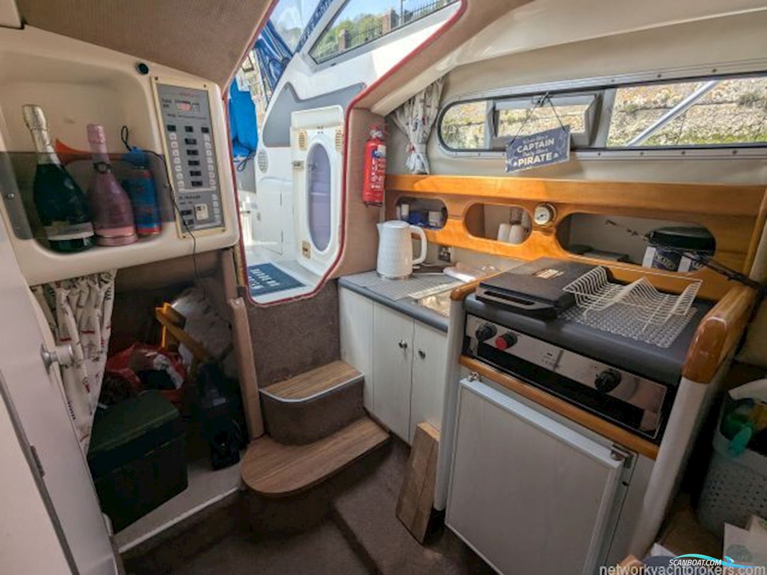 Sealine International Senator 230