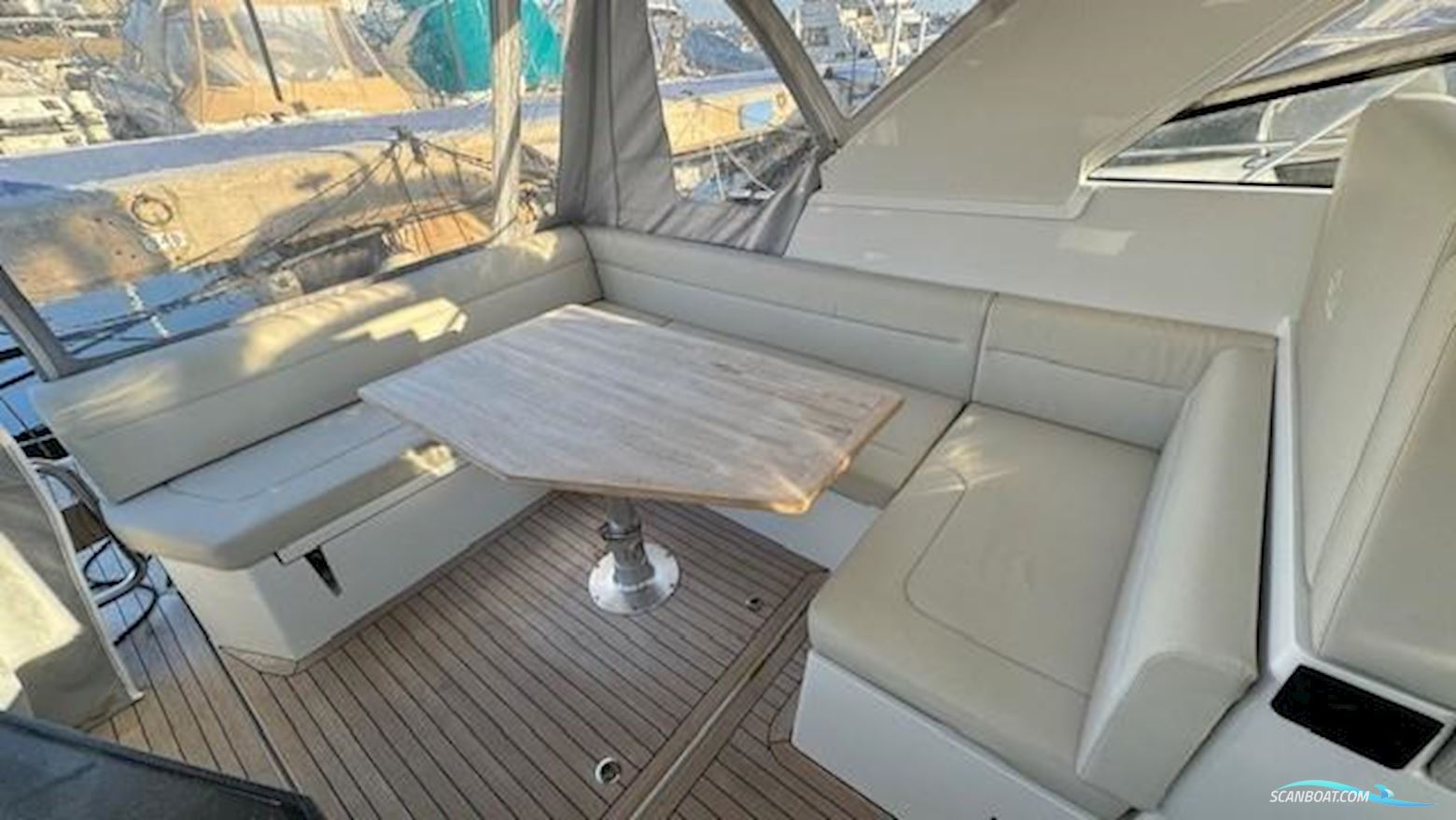 Sealine S 335