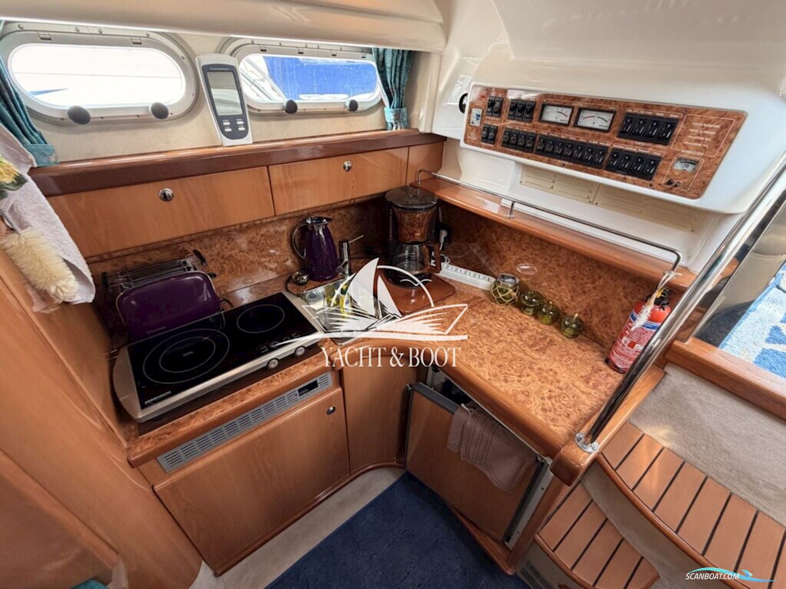 Sealine S28