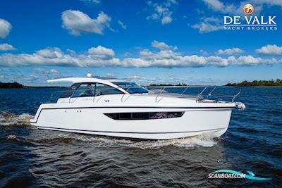 Sealine S330 Motorboat 2016, with Volvo Penta engine, The Netherlands