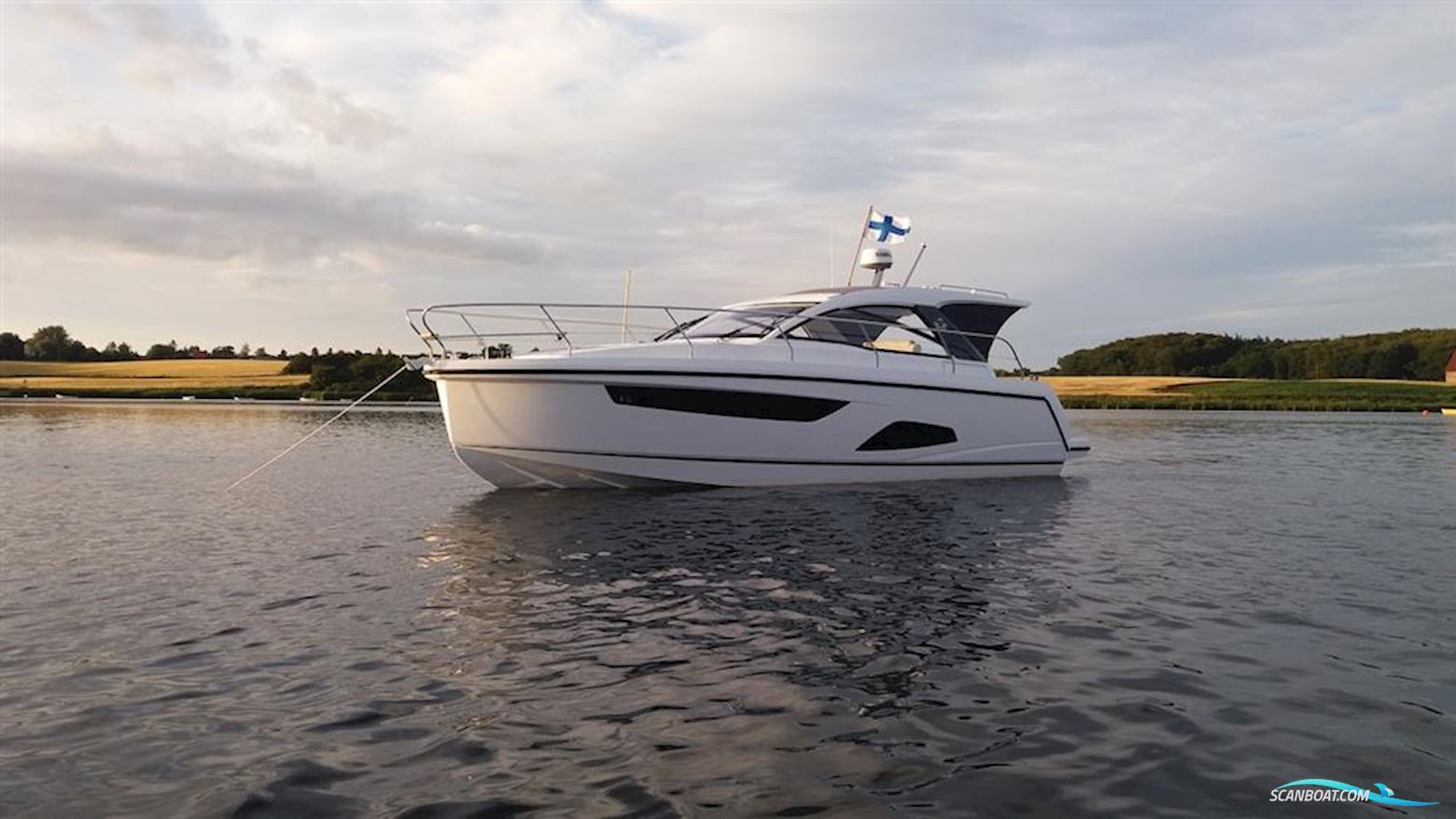 Sealine S330 Motorboat 2017, with Volvo Penta D6-400 400Hp engine, France