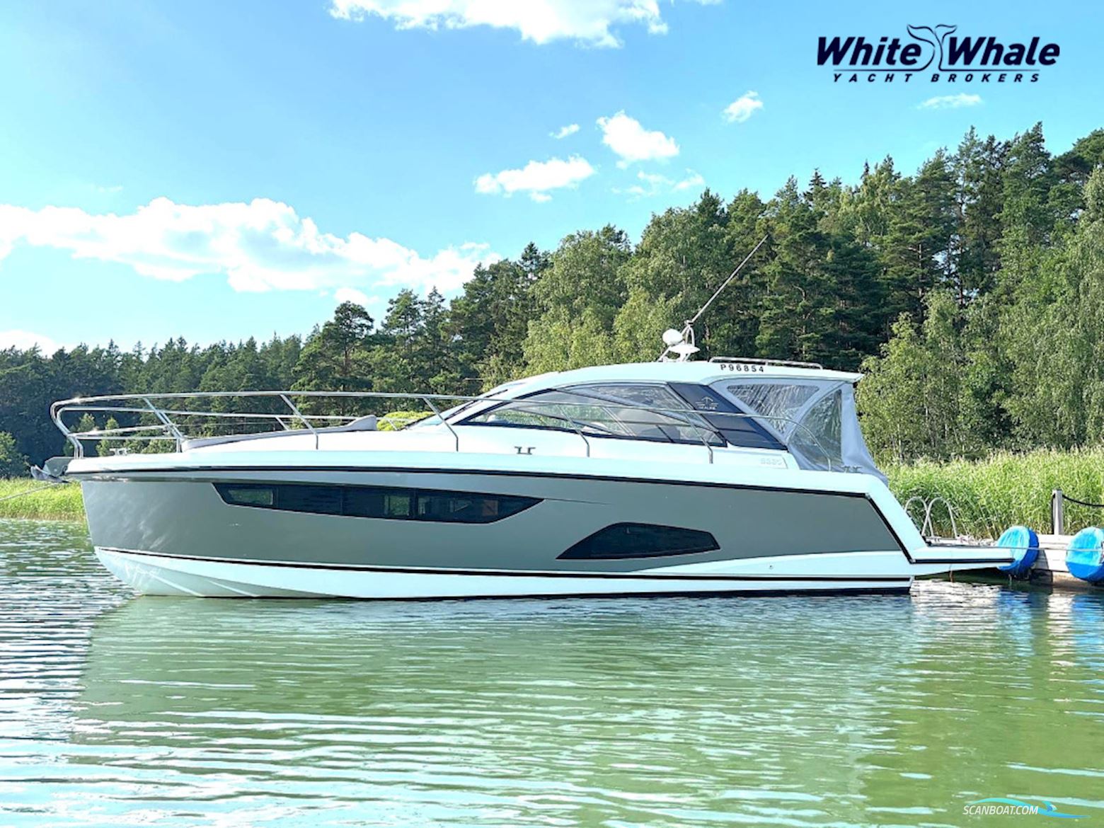Sealine S330 Motorboat 2017, with Volvo Penta engine, Finland