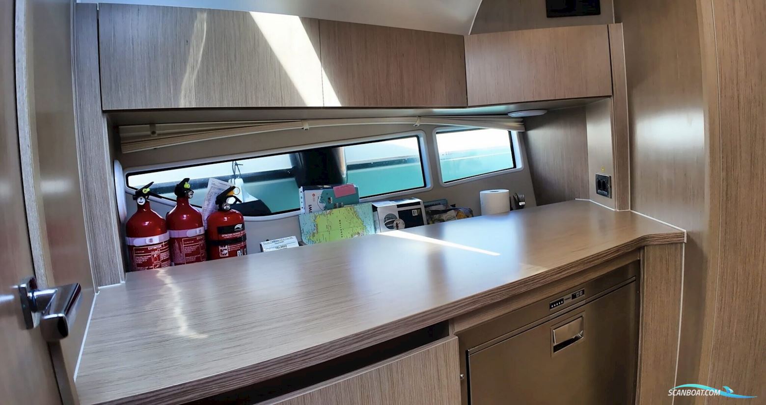 Sealine S335