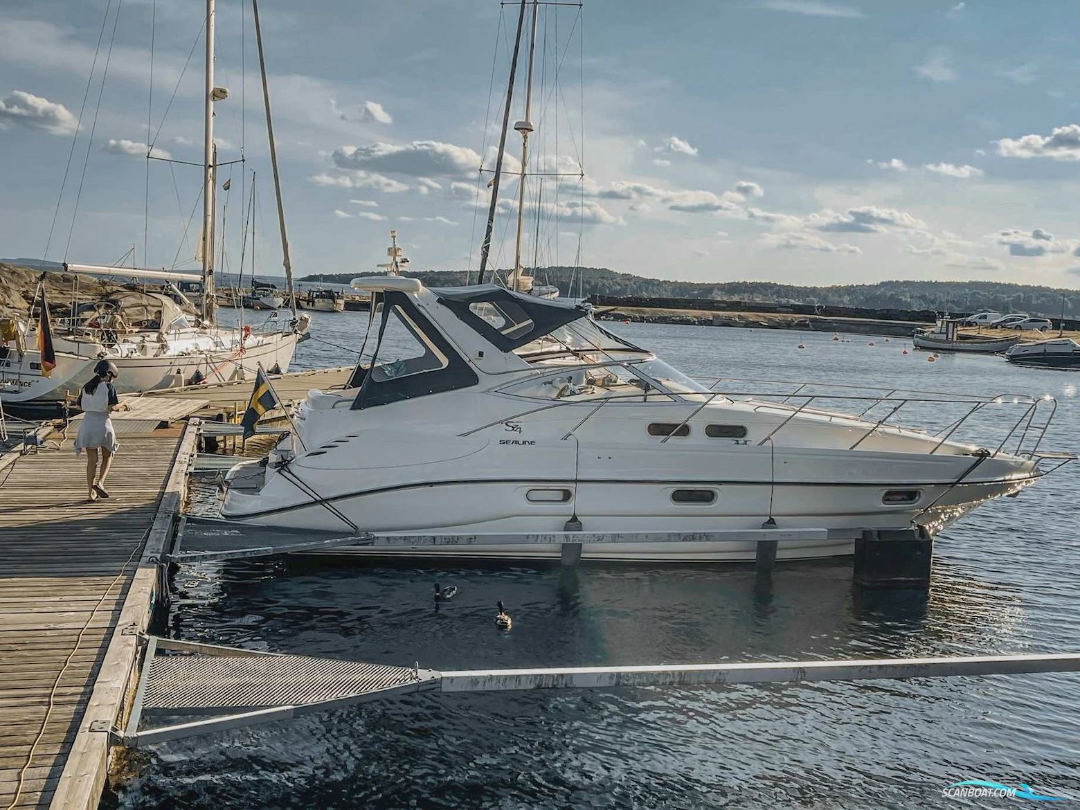 Sealine S34 Motorboat 1999, with Mercruiser engine, Sweden