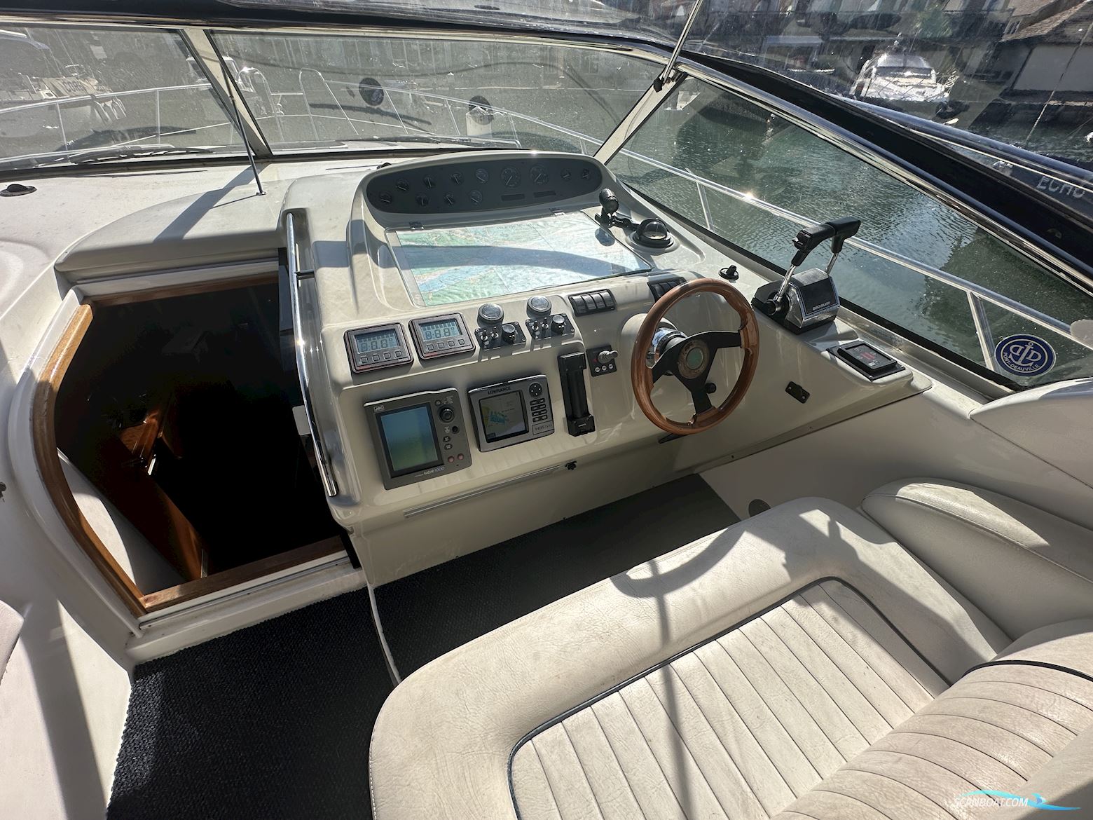 Sealine S37