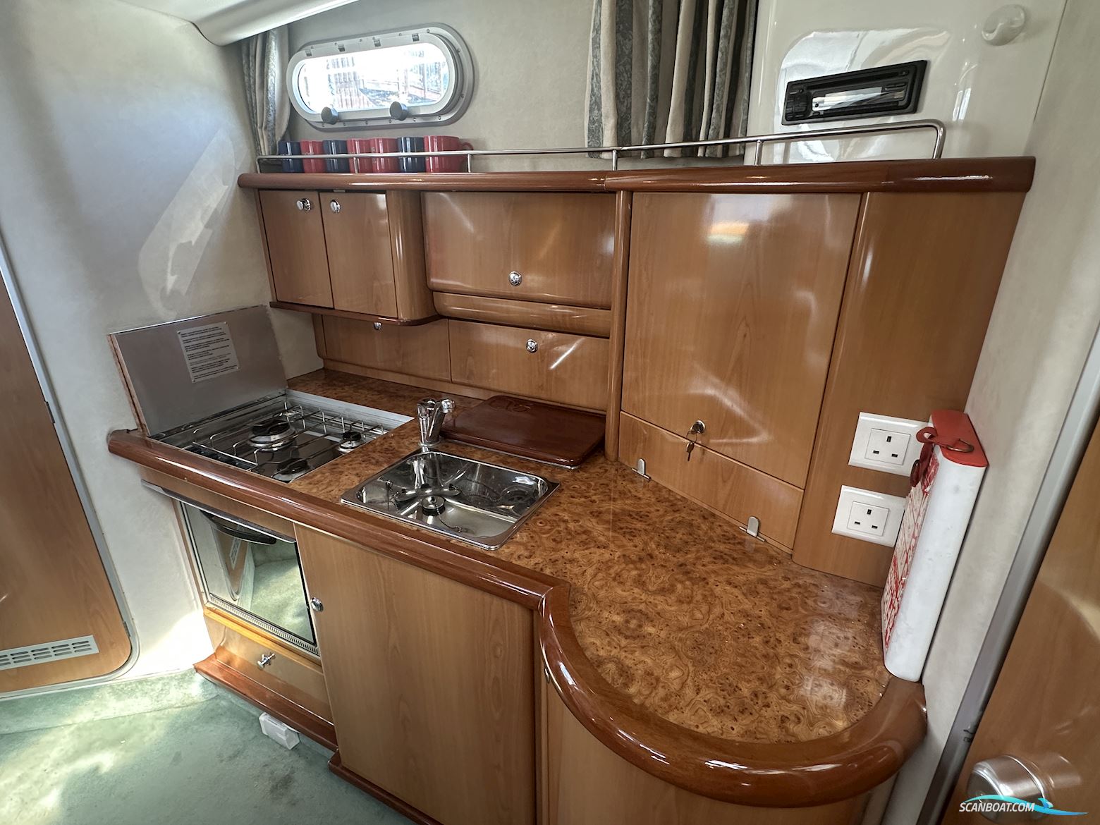 Sealine S37