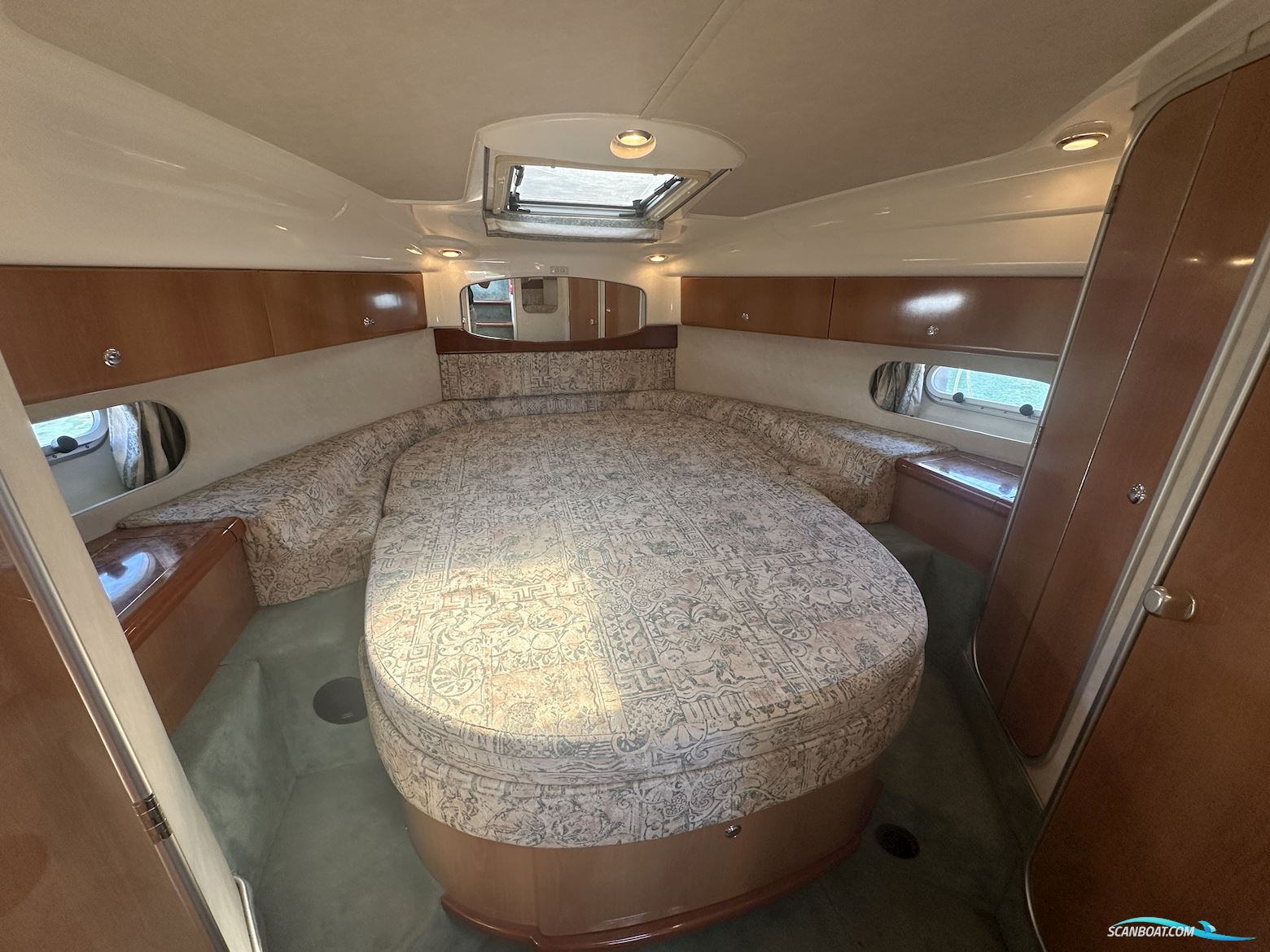 Sealine S37