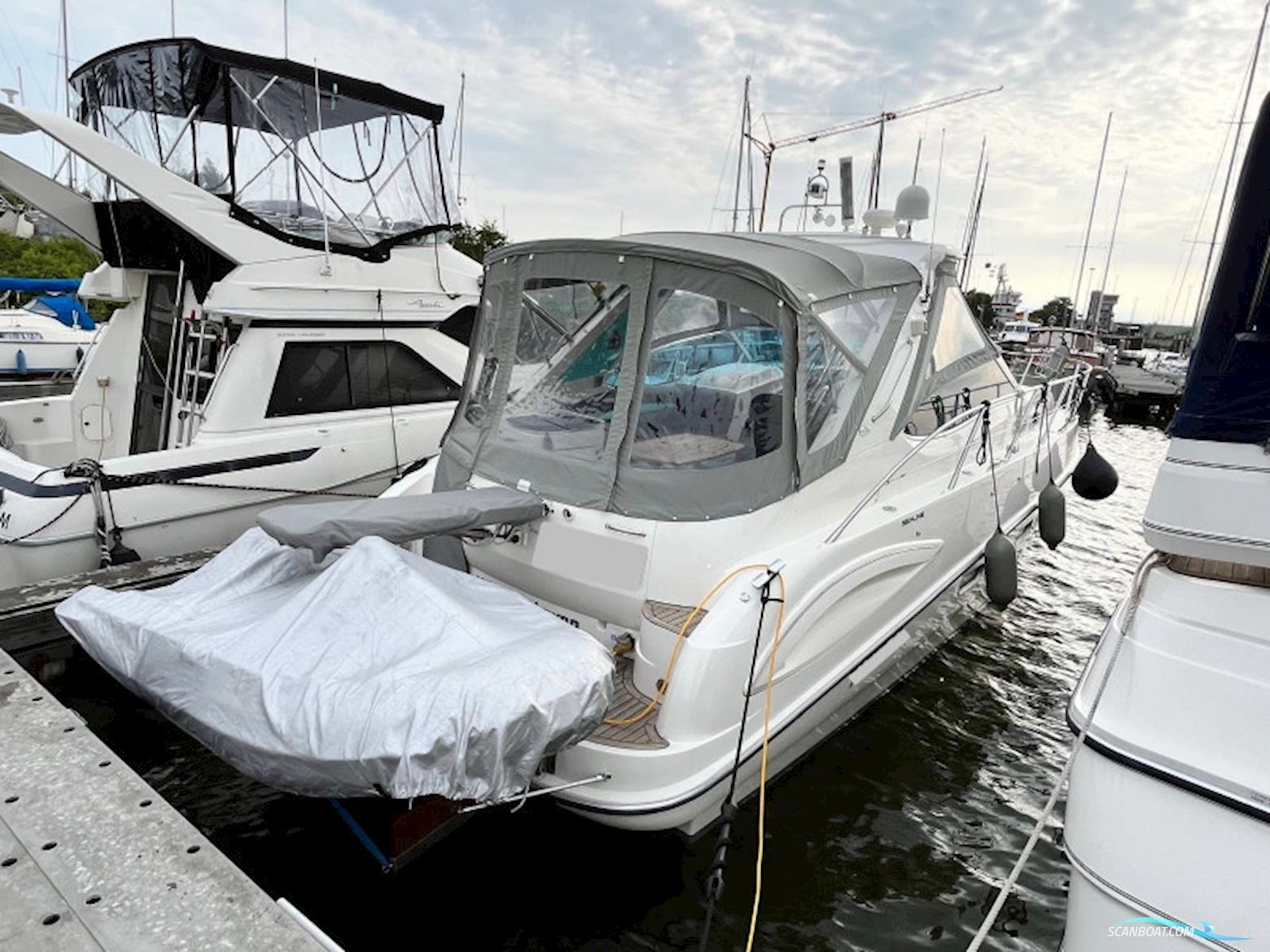 Sealine S38 