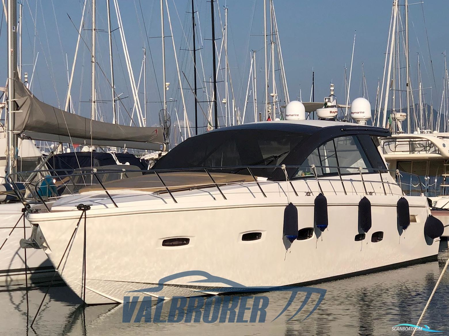 Sealine SC 47 Motorboat 2009, with Cummins Qsb 5.9 engine, Italy
