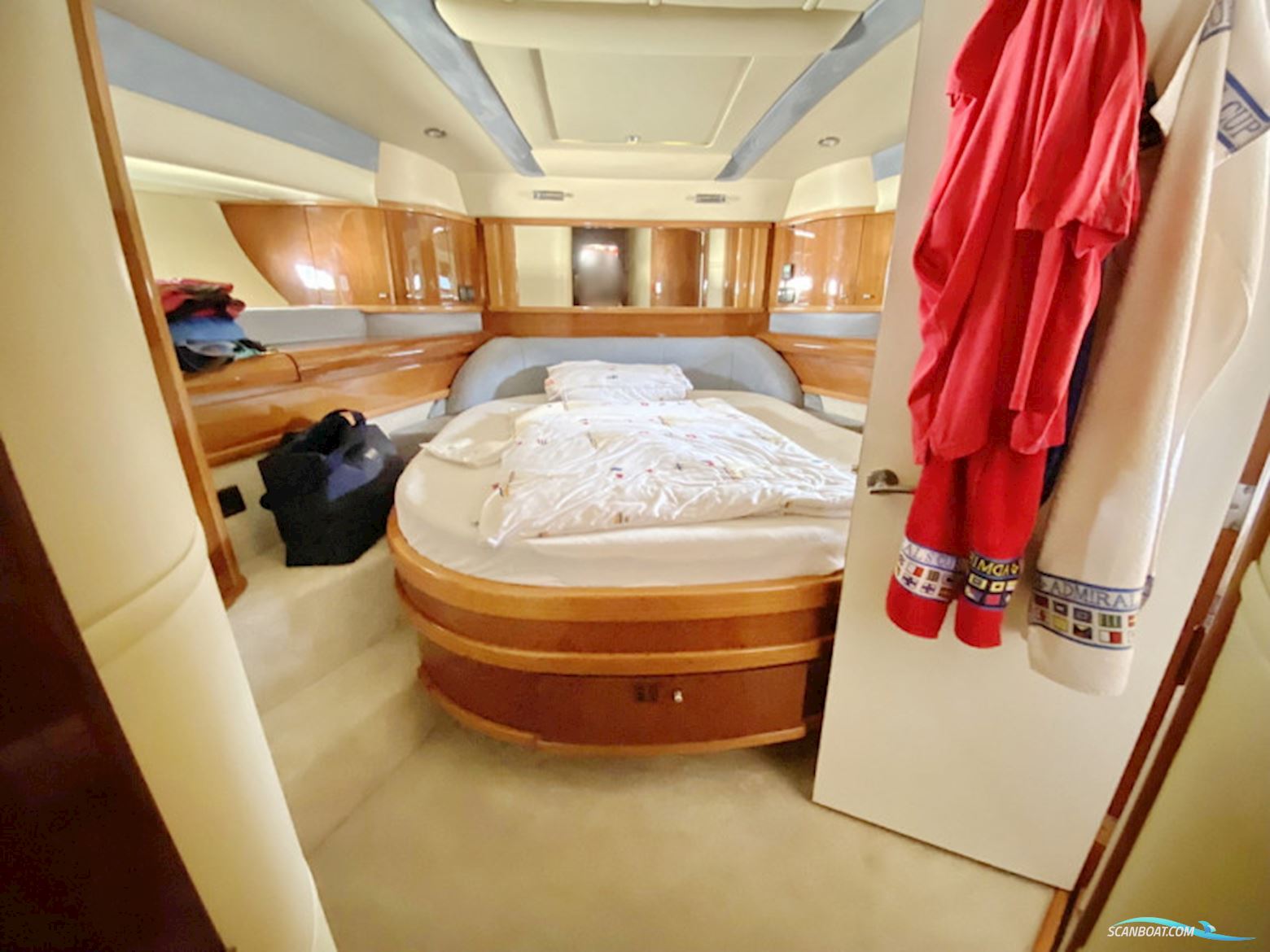 Sealine T 52