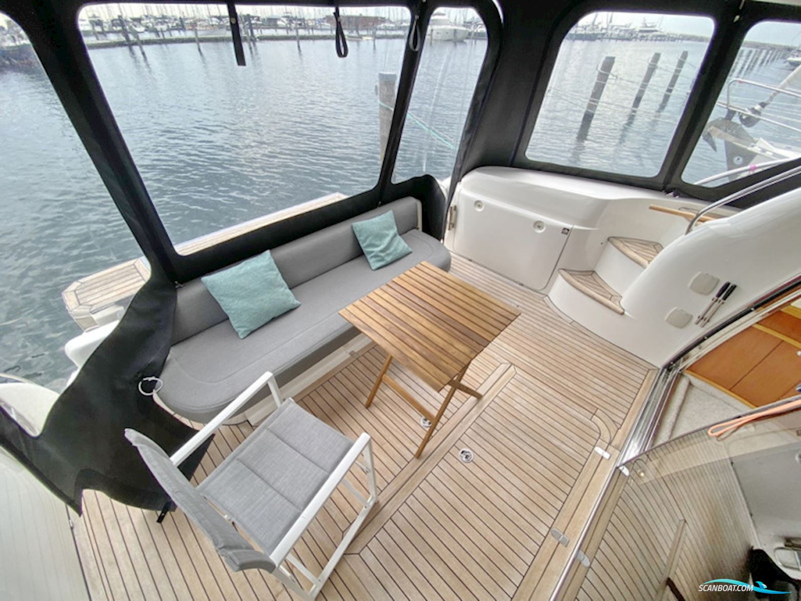 Sealine T 52