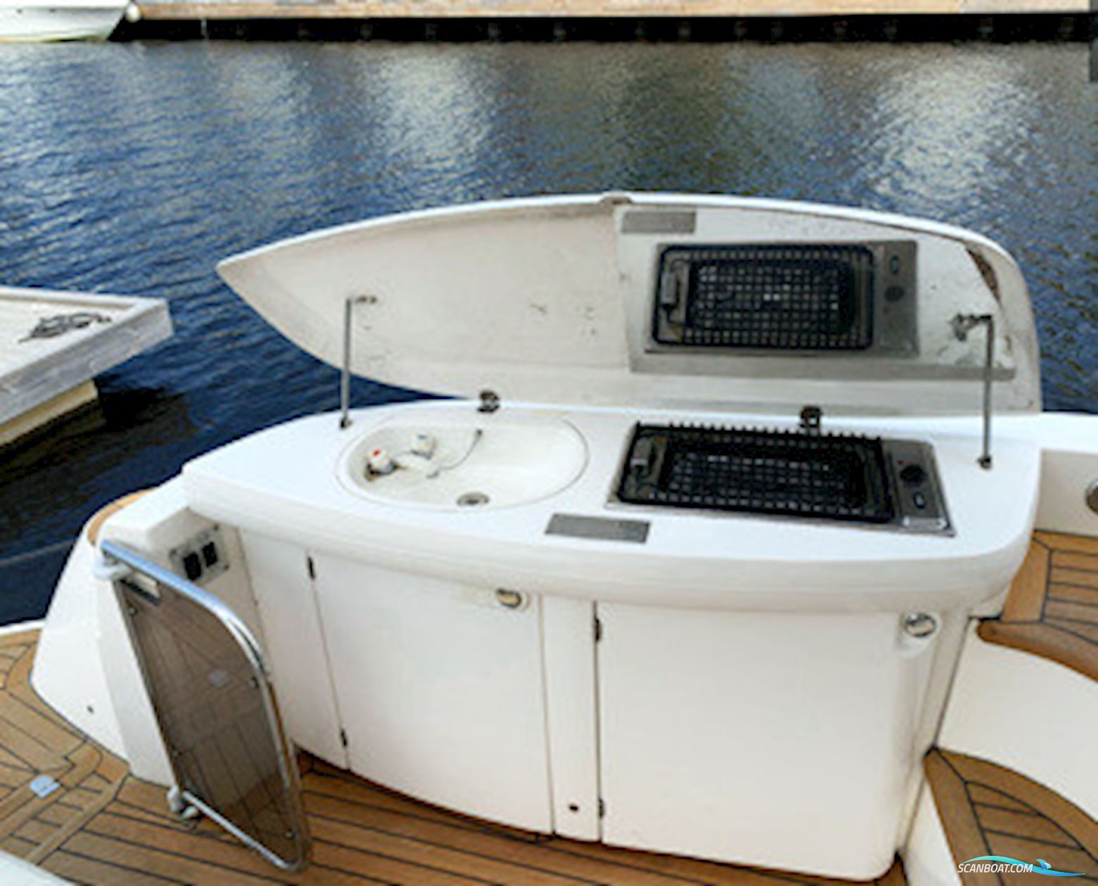 Sealine T47