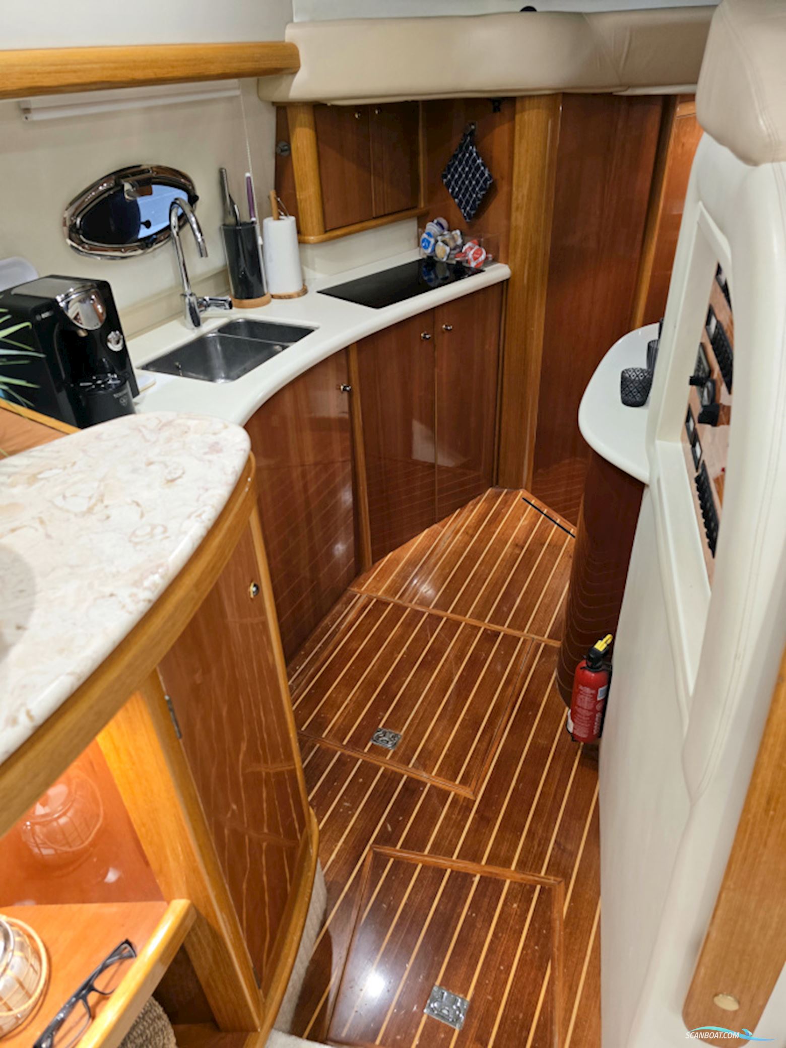 Sealine T47