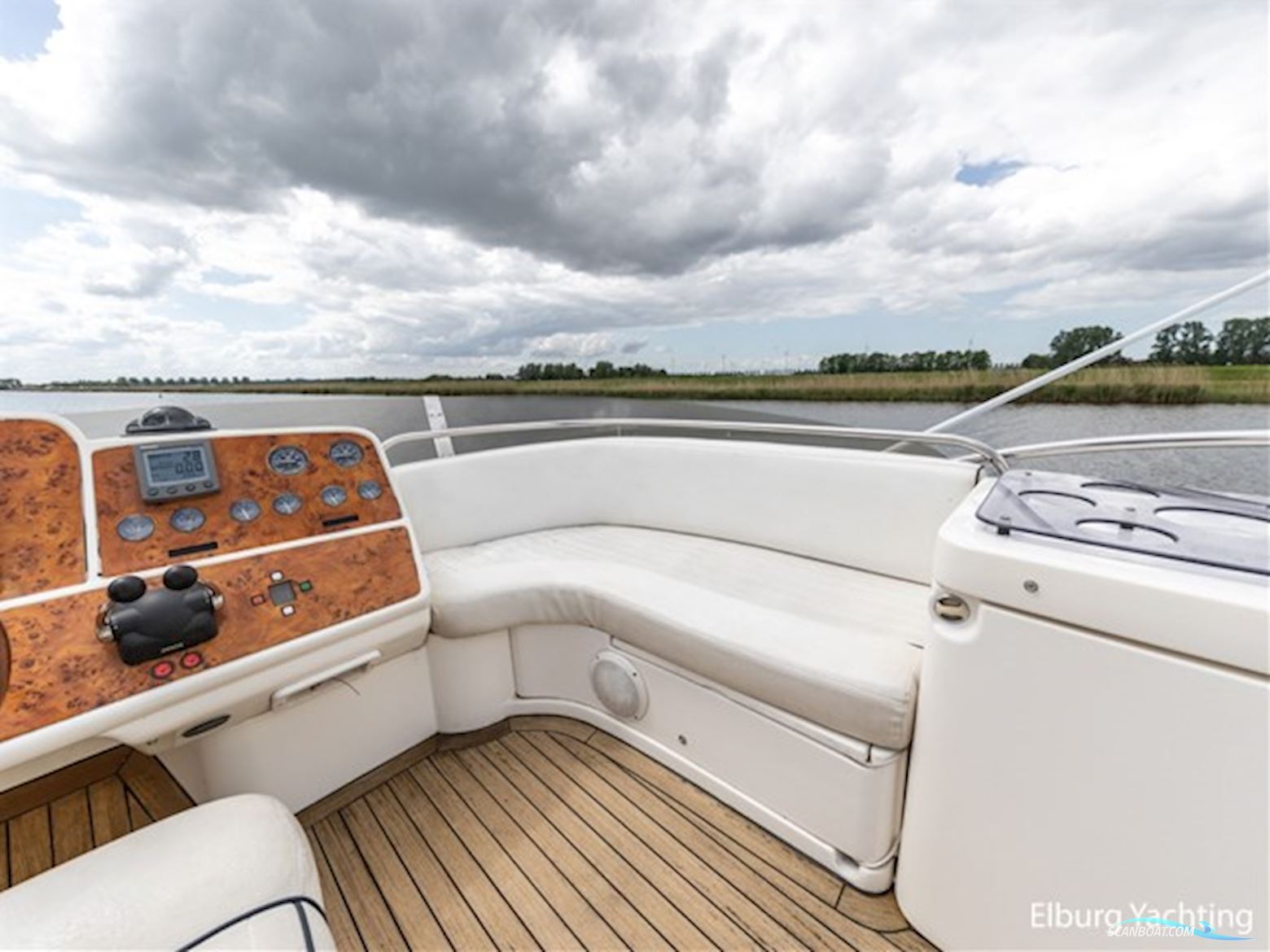 Sealine T47