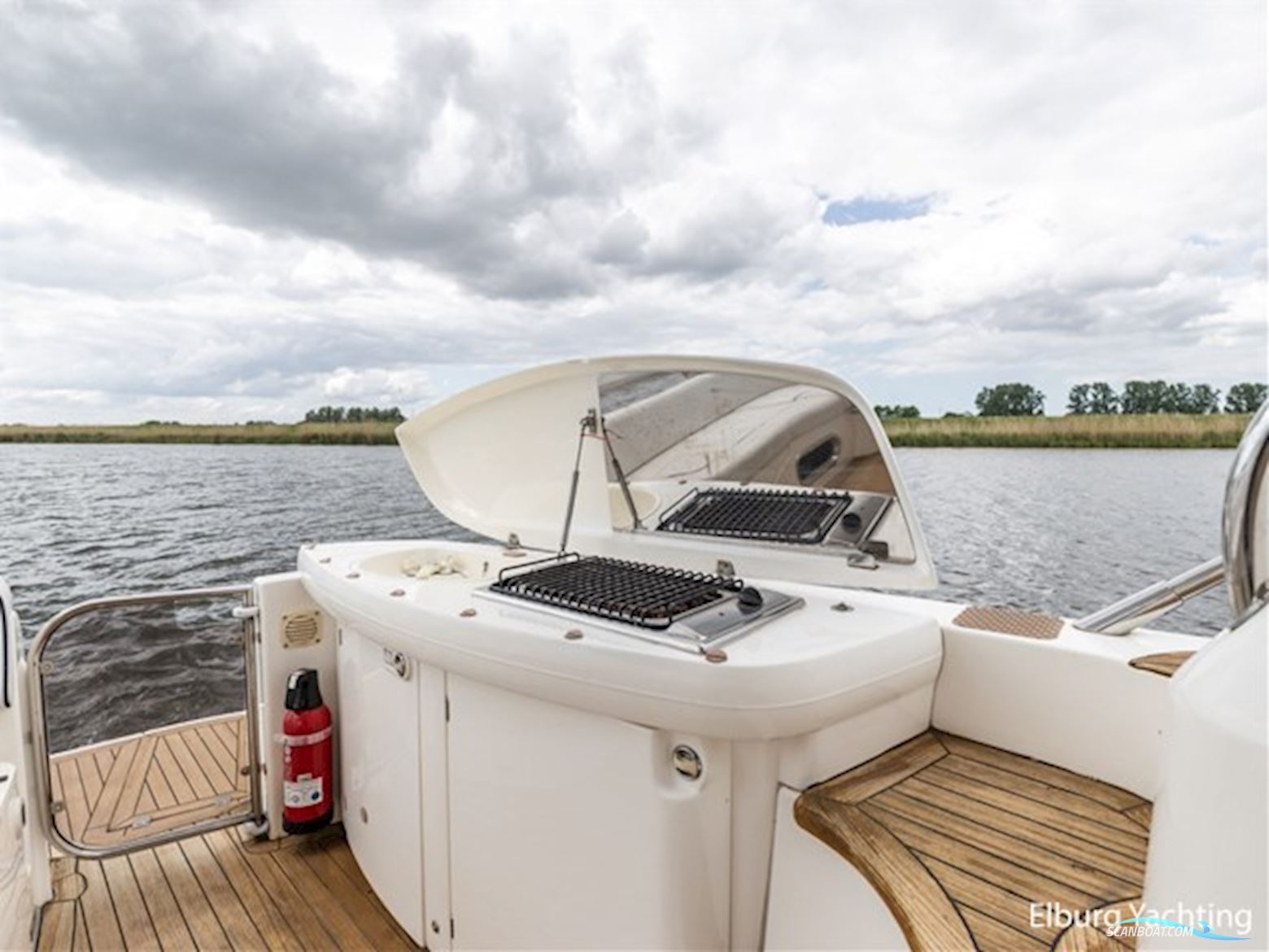 Sealine T47