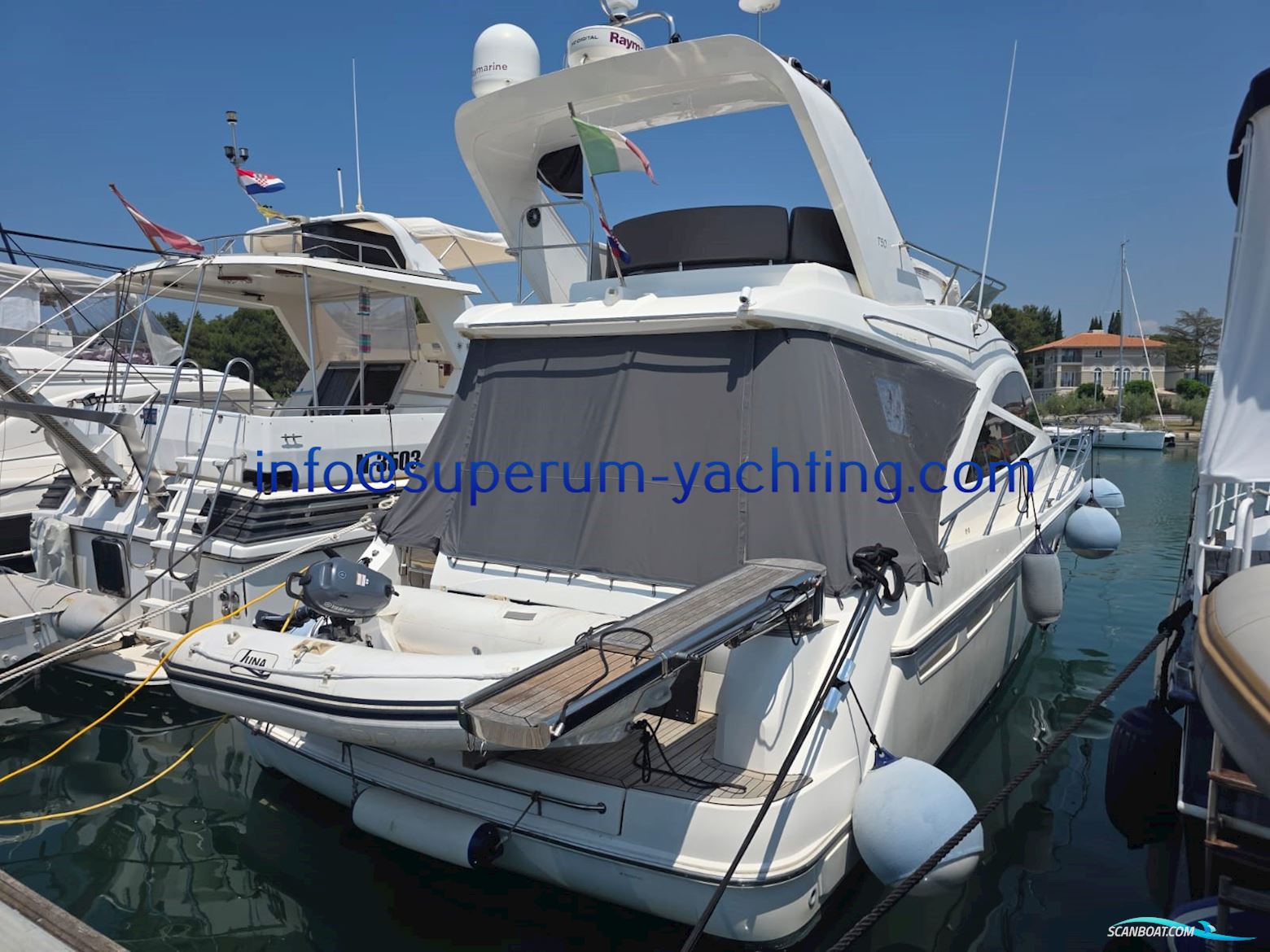 Sealine T50 Motorboat 2011, with Volvo Penta engine, Croatia