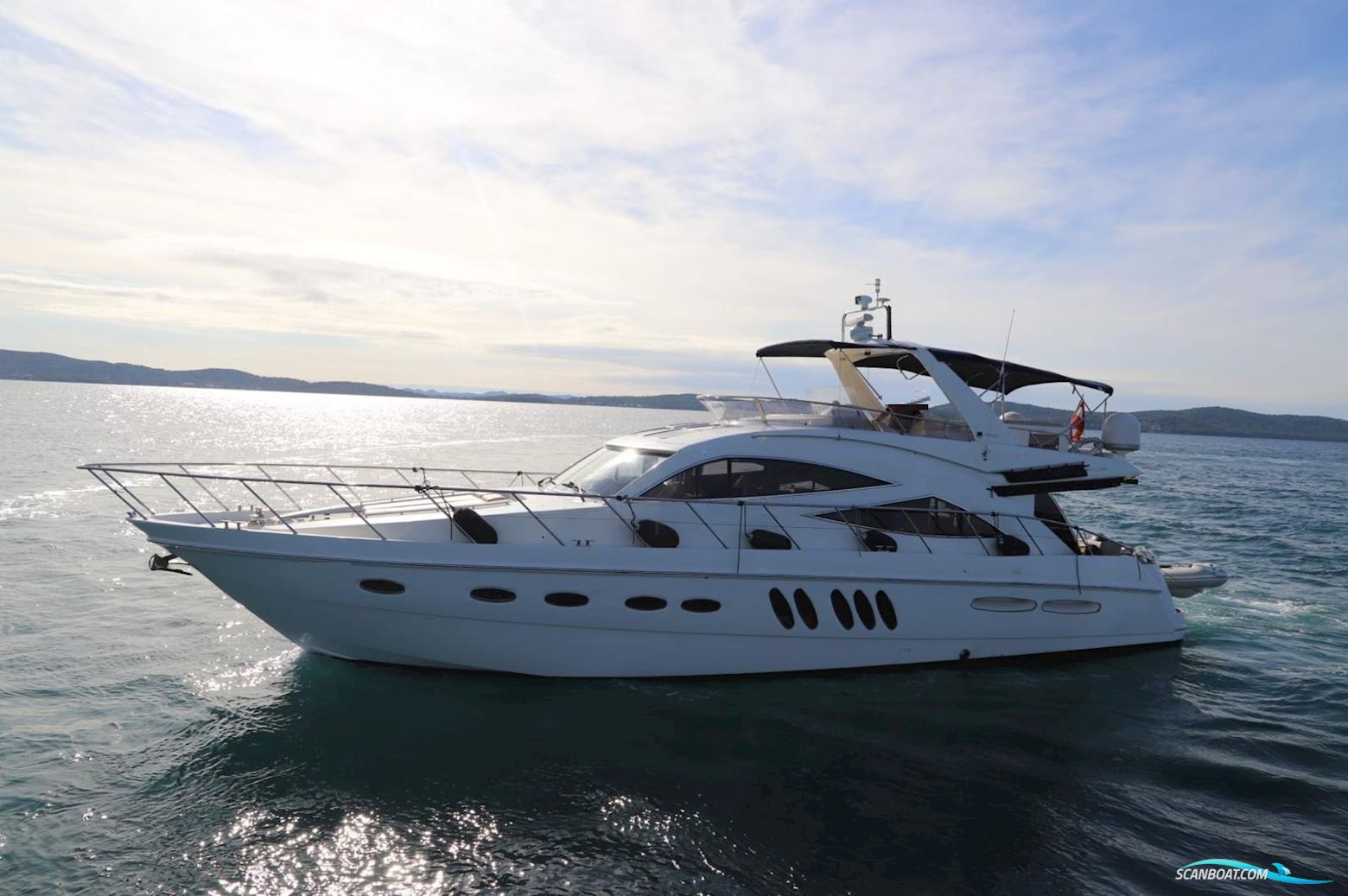 Sealine T60 Motorboat 2007, with Caterpillar C15 engine, Croatia