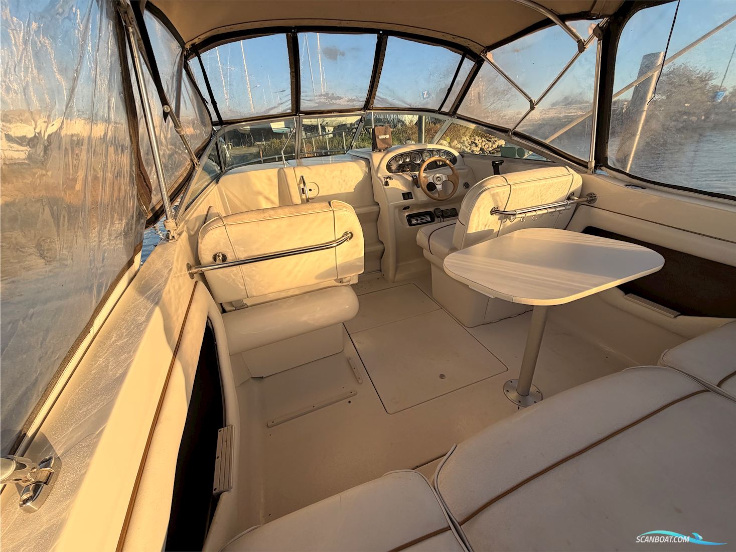 Searay 215 Express Cruiser