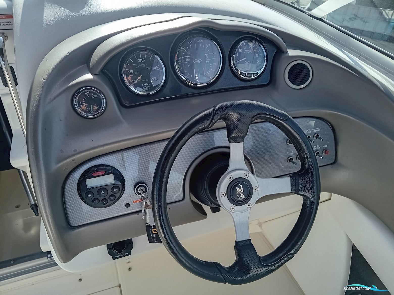 Searay 220 Sunsport m/ Mercruiser 4.3