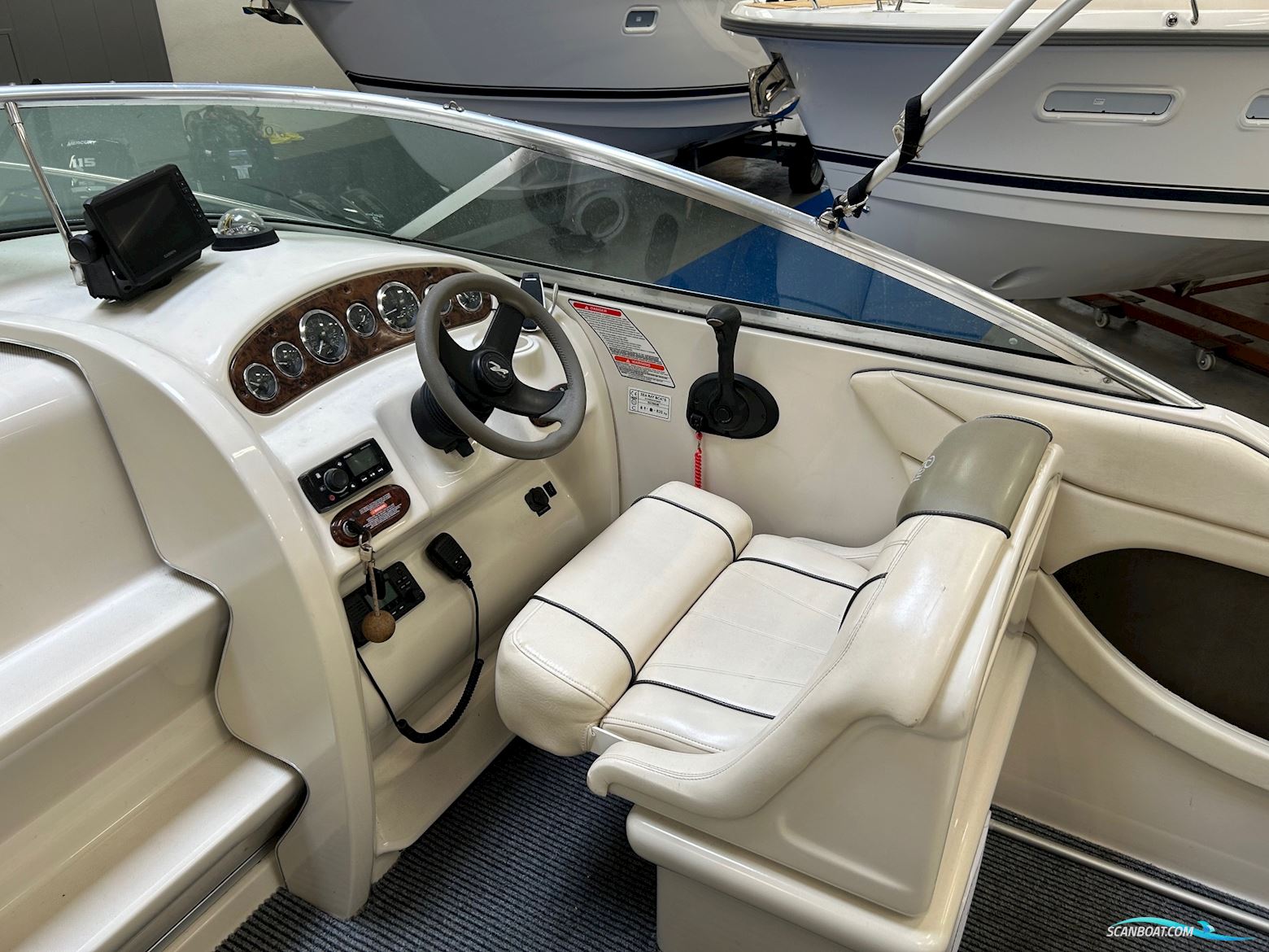 Searay 225 Weekender