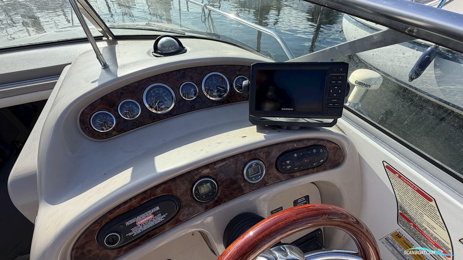 Searay Sundancer 260