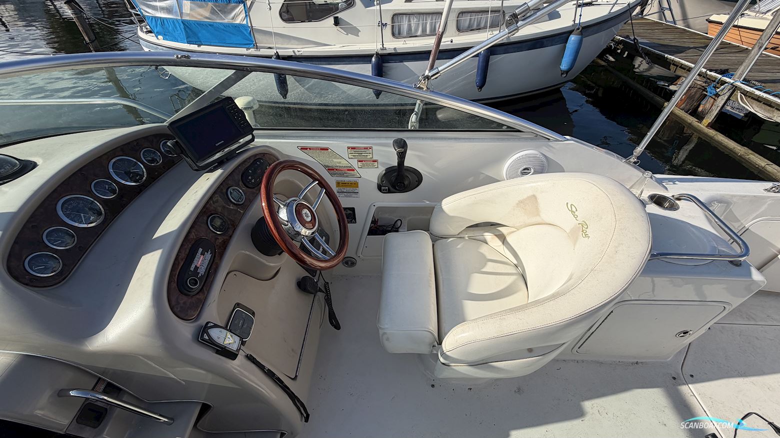 Searay Sundancer 260