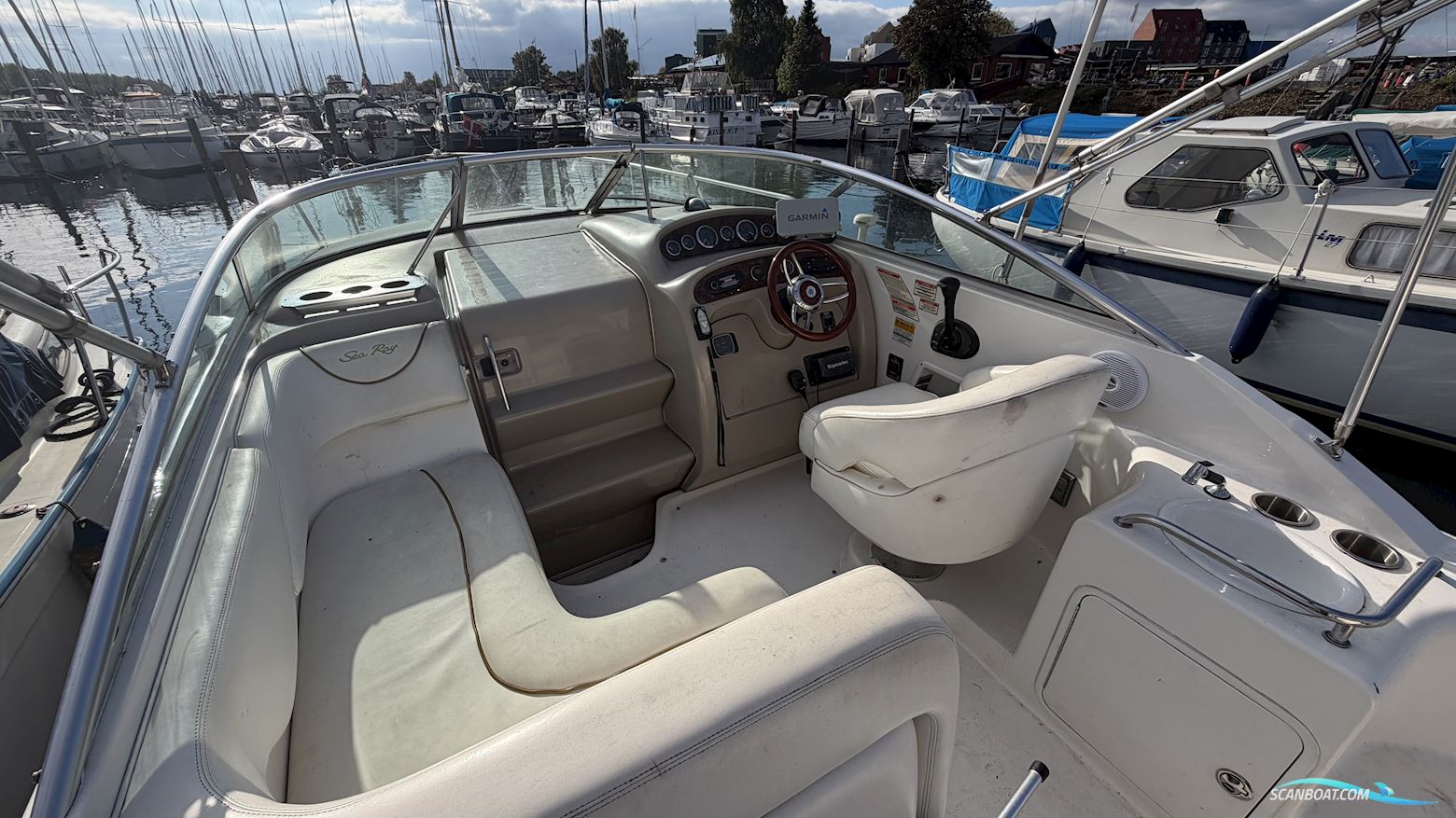Searay Sundancer 260