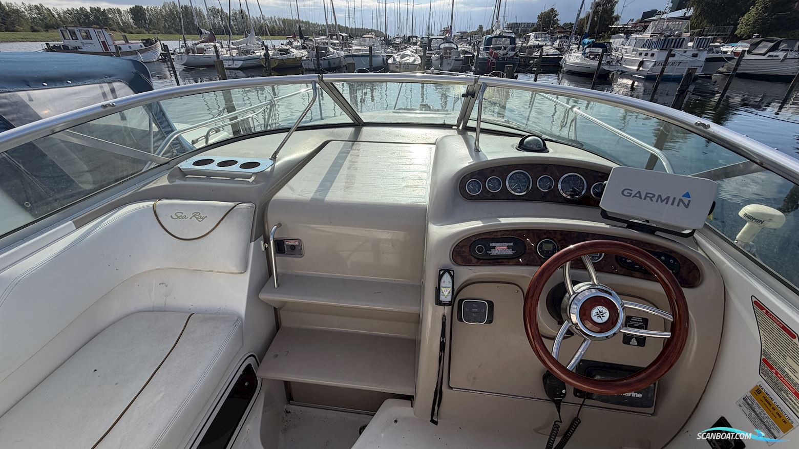 Searay Sundancer 260