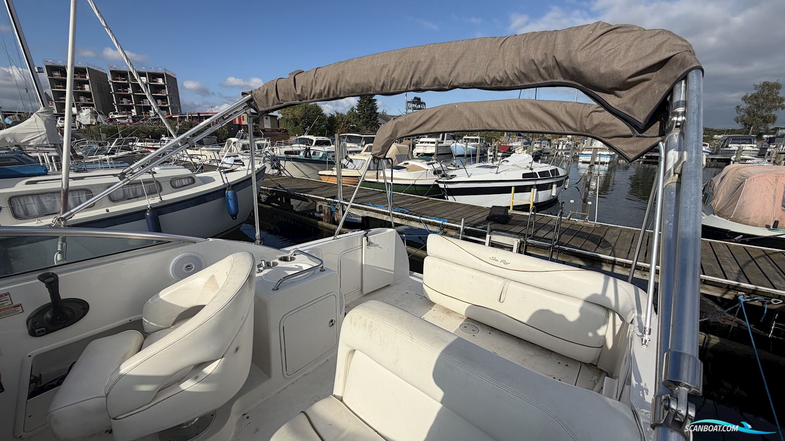 Searay Sundancer 260
