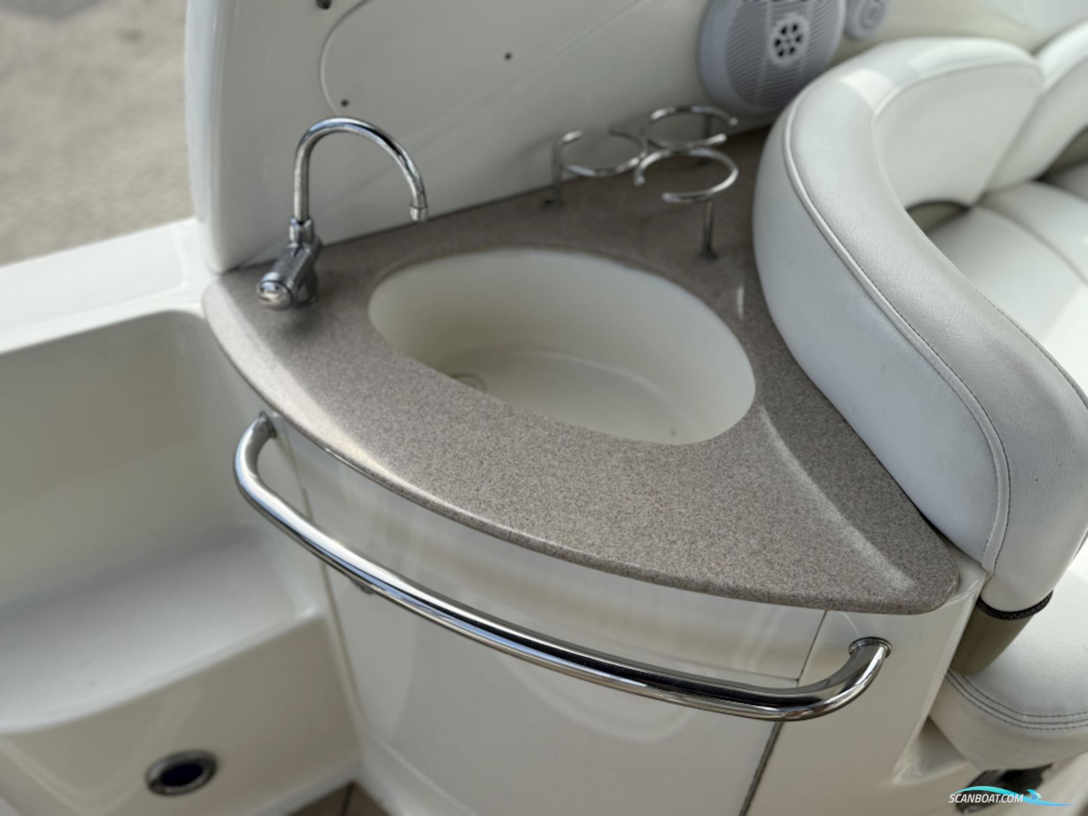 Searay Sundancer 275