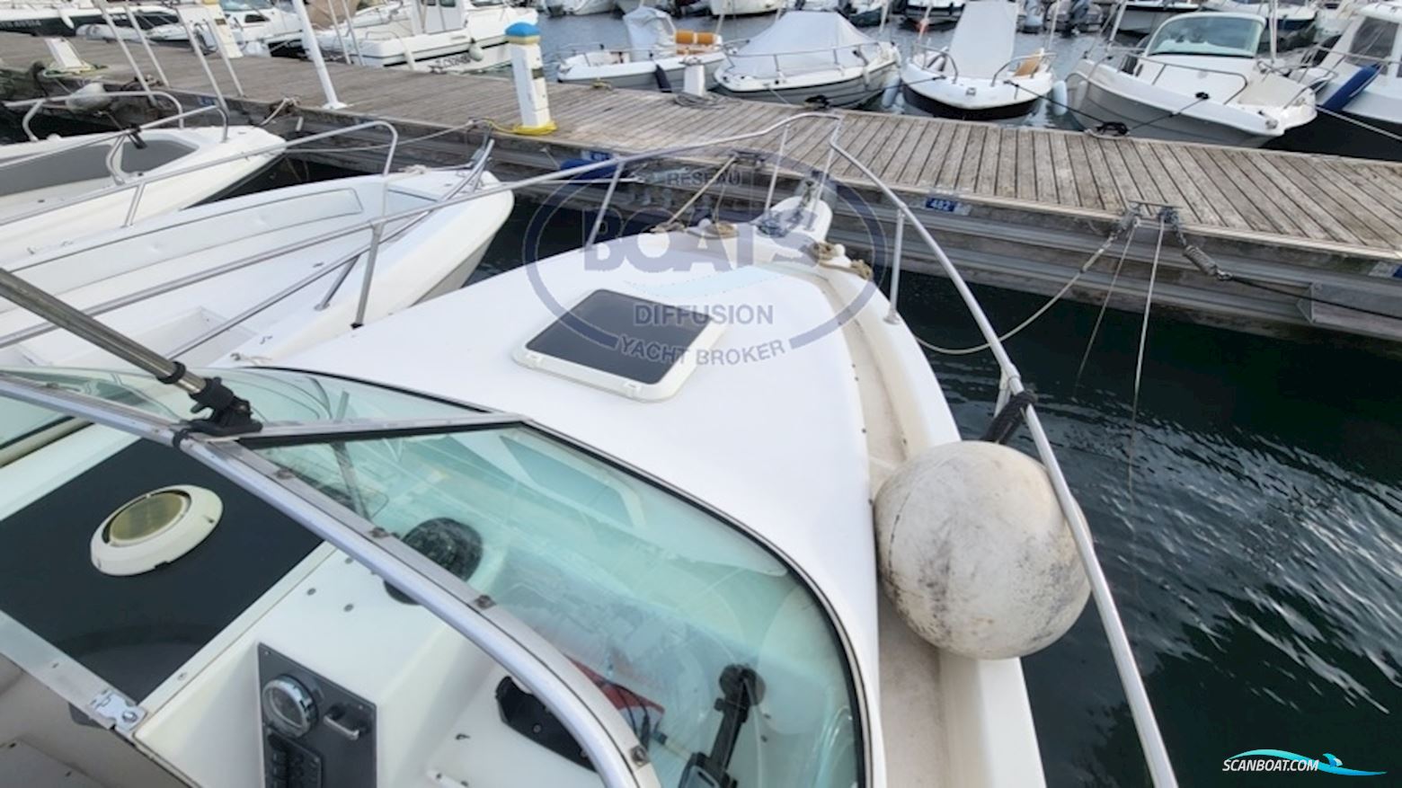 Seaswirl Striper 2600 OB