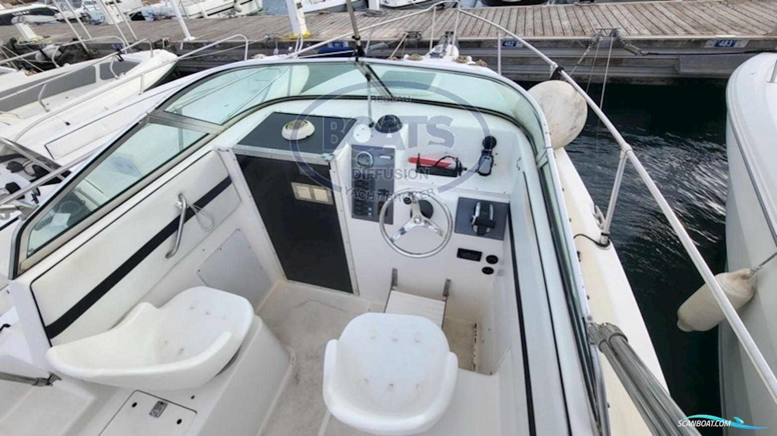 Seaswirl Striper 2600 OB