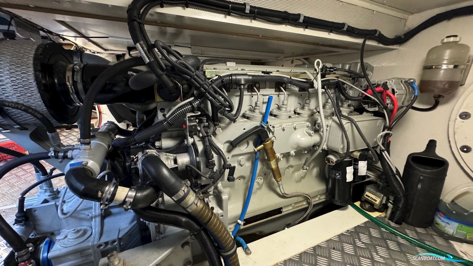 Serious Yachts Gently Low Bridge 14.50 Sedan