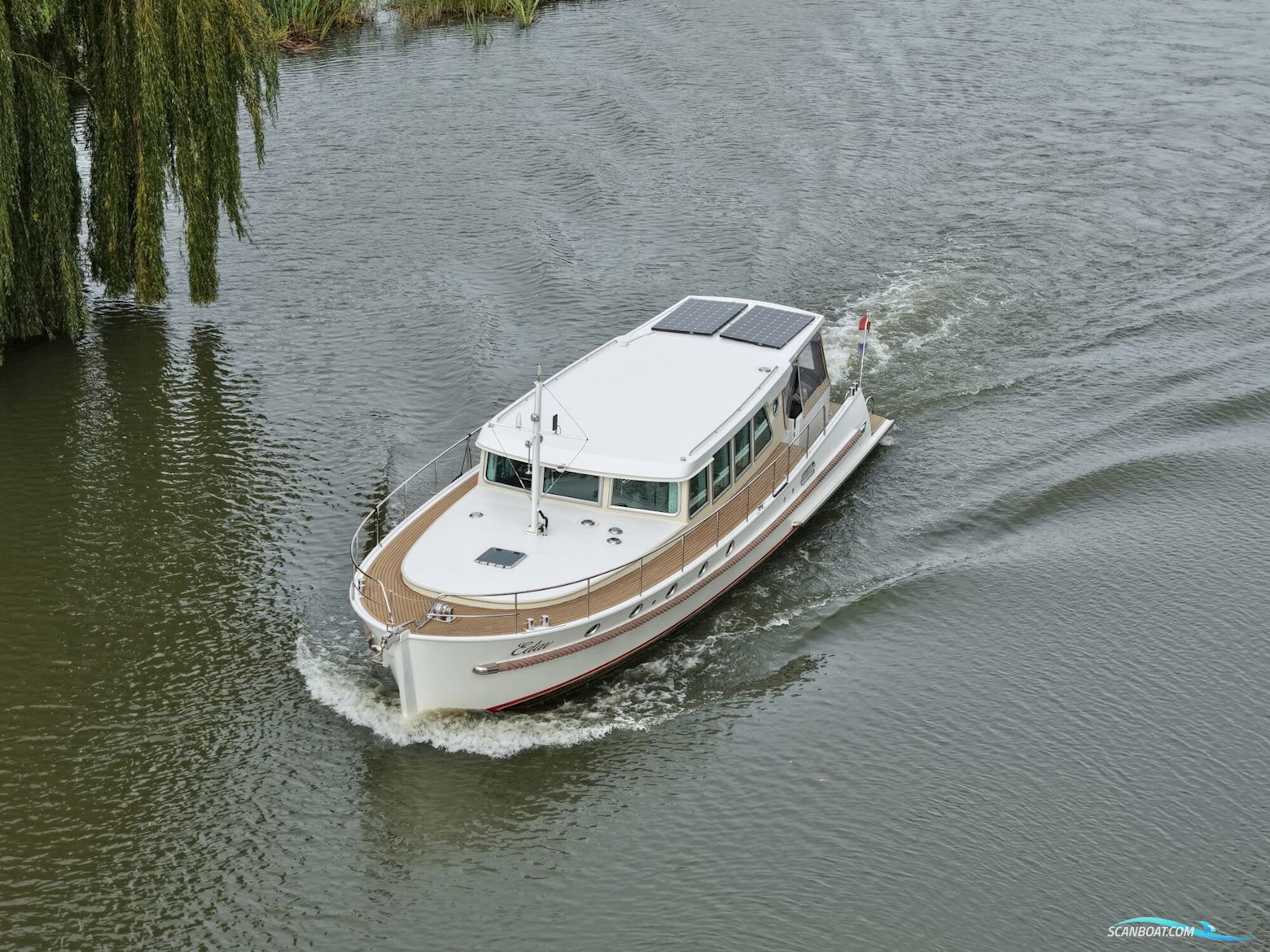 Serious Yachts Gently Low Bridge 45 Sedan