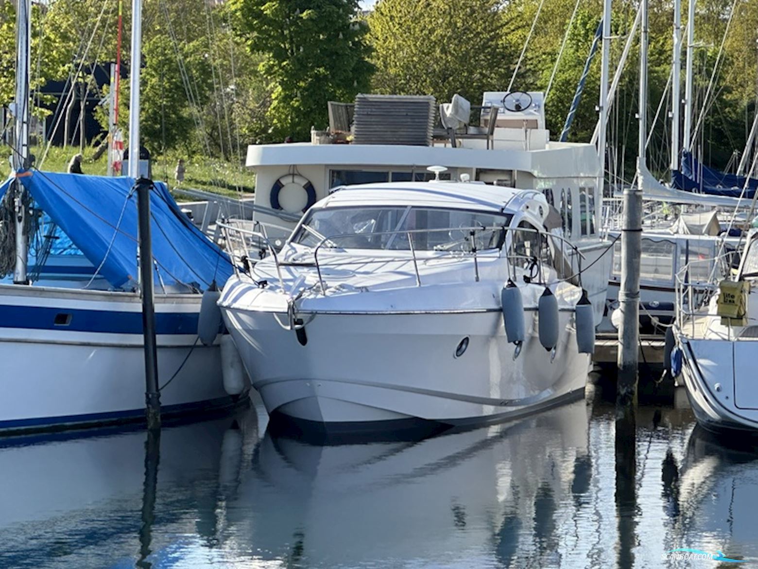 Sessa 35 HT Motorboat 2013, with Volvo Penta D4 m. joystik
 engine, Denmark