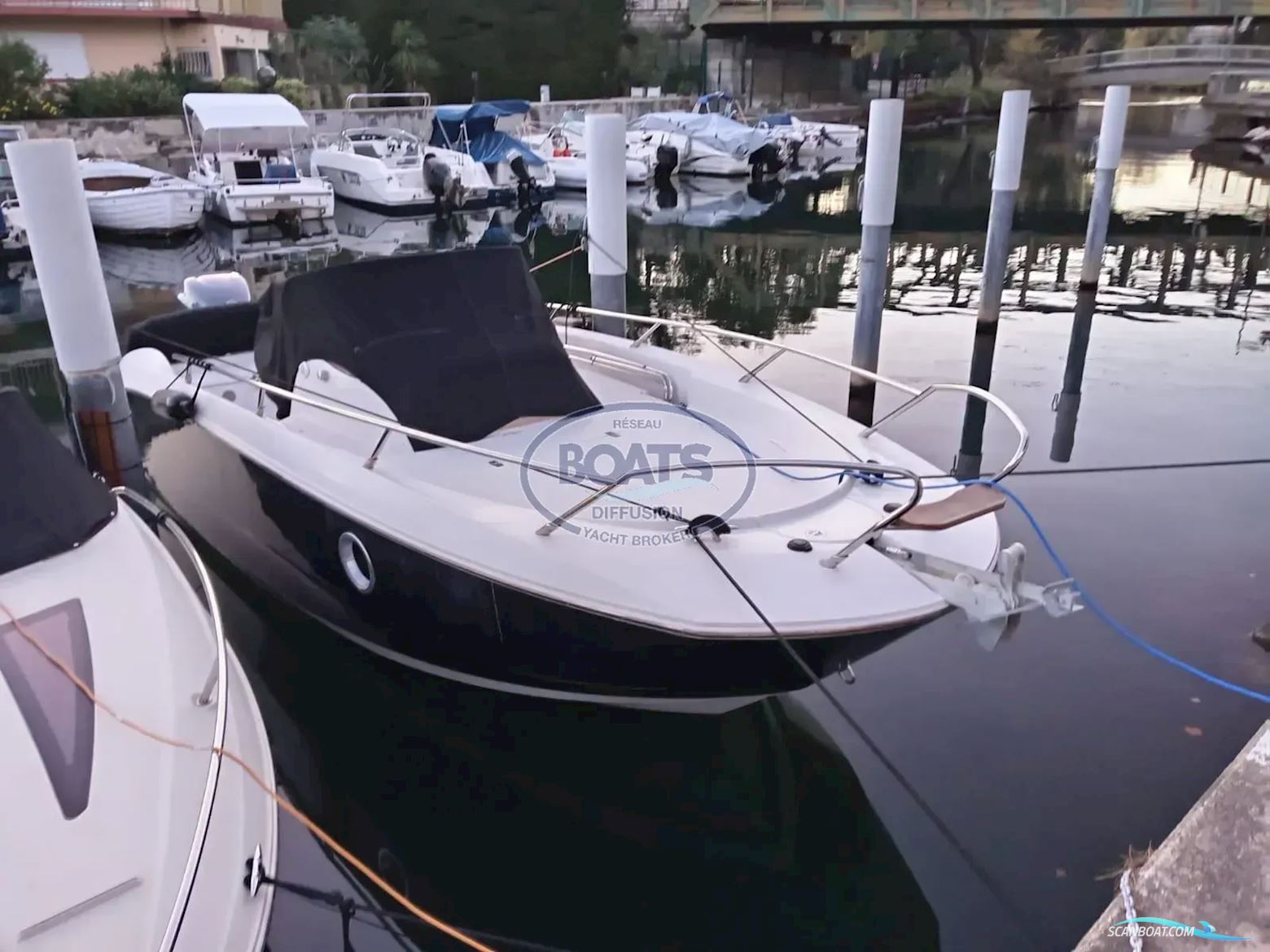 Sessa Marine Key Largo 24