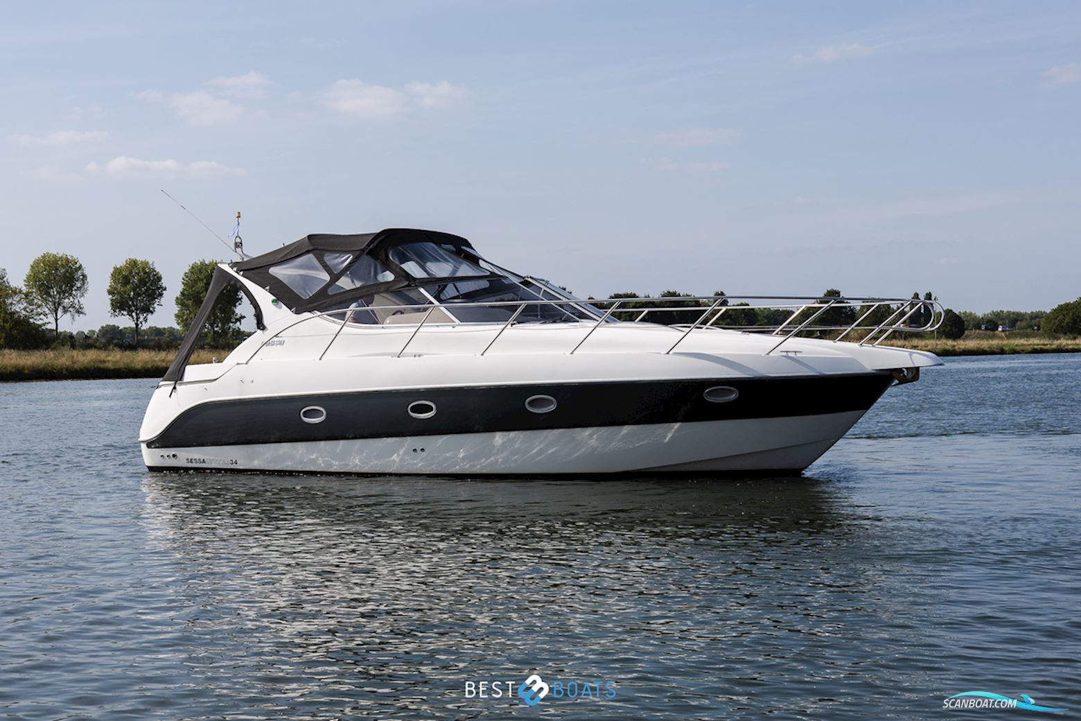 Sessa Oyster 34 Motorboat 2000, with Mercruiser is Een Merk Van Inboard- en Sterndrive-Motoren Van de Amerikaanse Fabrikant Mercury Marine. Ze Staan Bekend om Betrouwbare, Krachtige Moto engine, The Netherlands