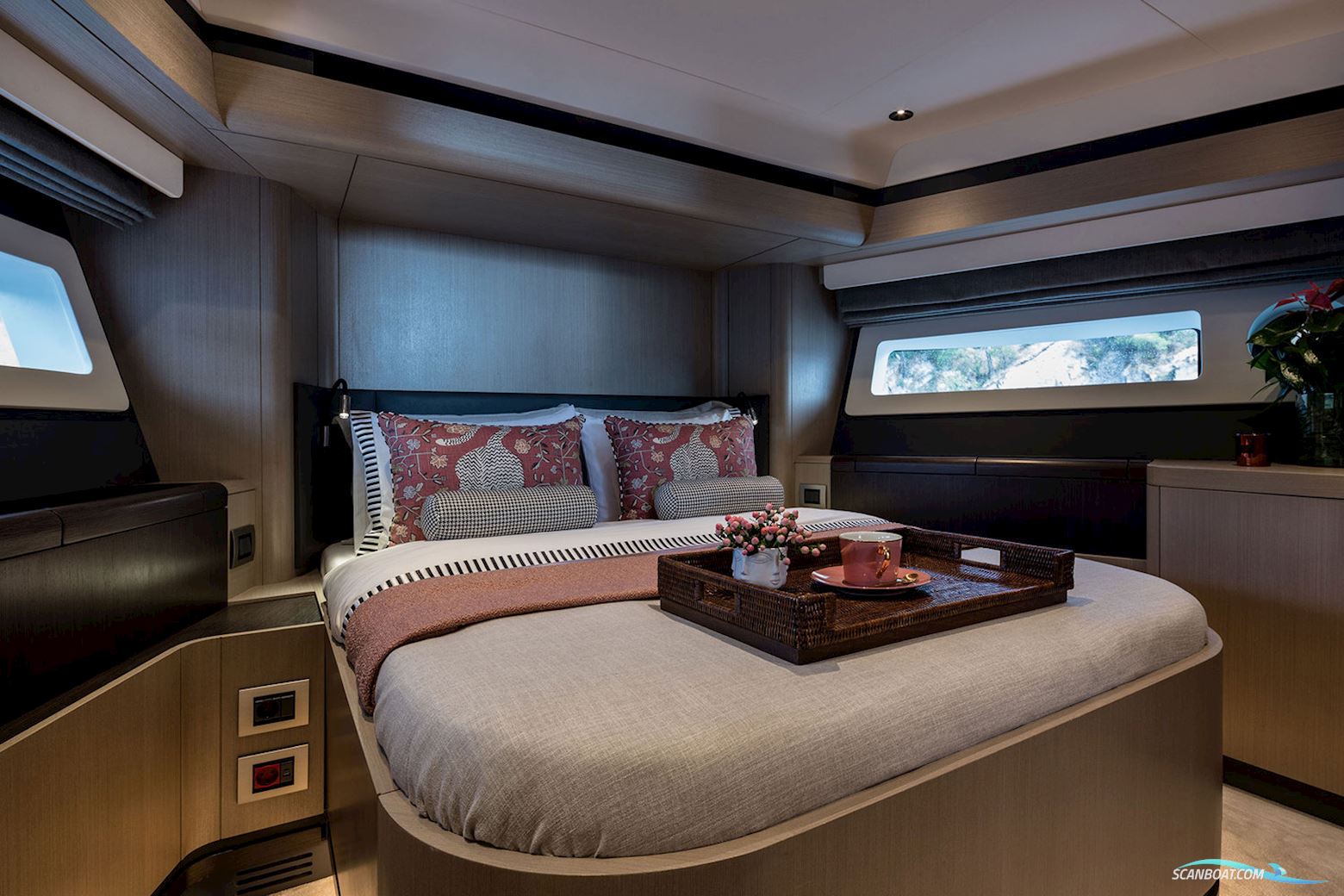 SIRENA 48 COUPE HYBRID