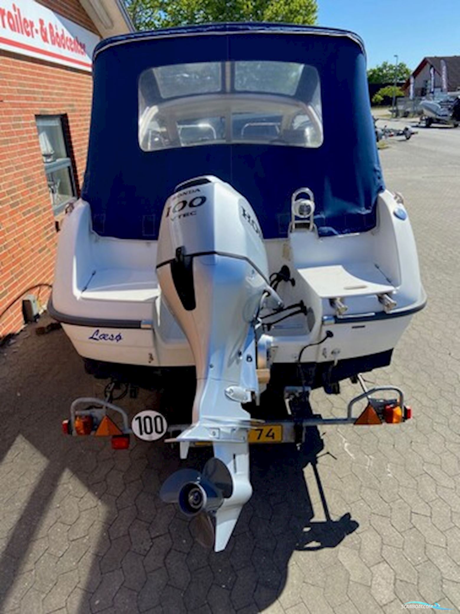 Skibsplast 555 HT m/Honda F100 hk og Brenderup trailer