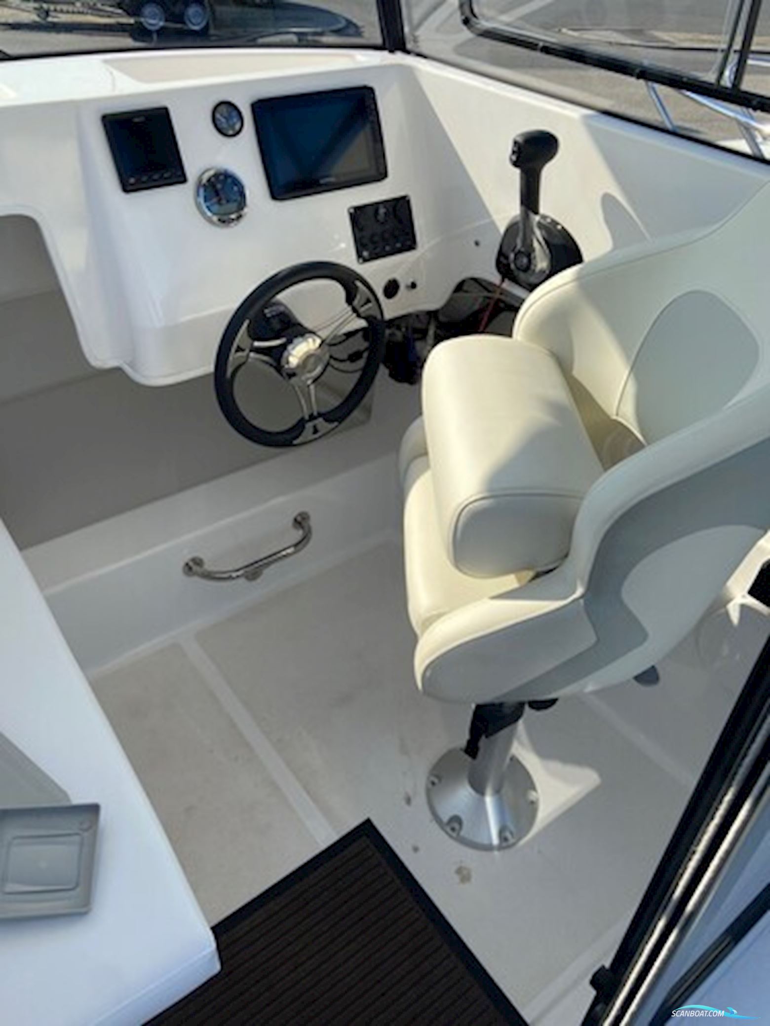 Smartliner Fisher 19 m/Mercury F80 hk EFI 4-takt - kun sejlet 10 T ! 