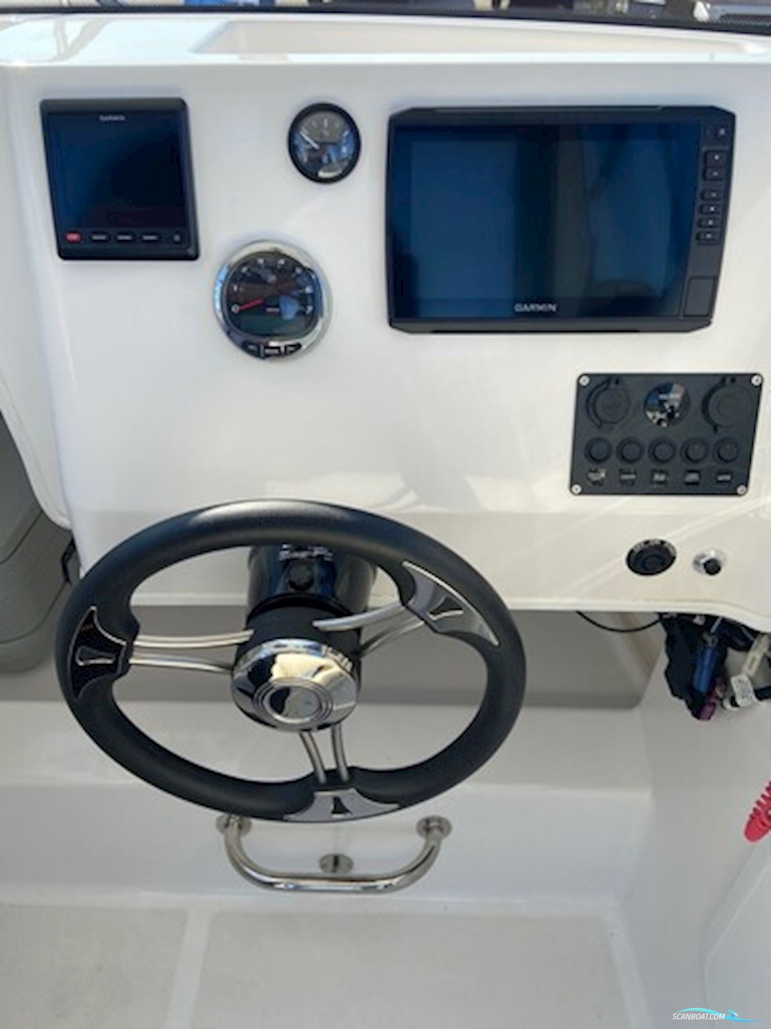 Smartliner Fisher 19 m/Mercury F80 hk Efi 4-Takt - Kun Sejlet 10 T !