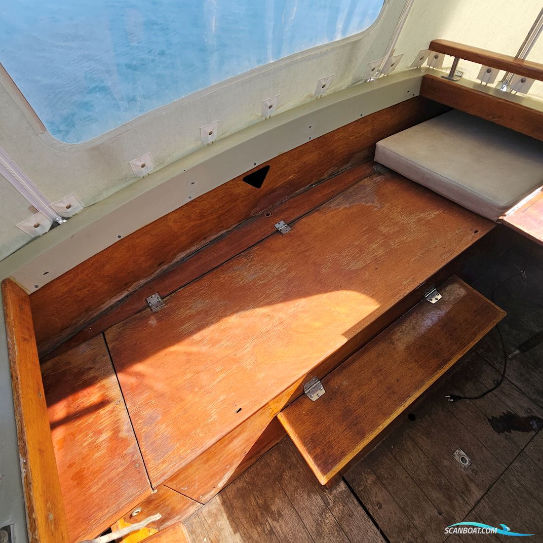 SOLGT - Coronet De Luxe 24 Cabin, Special Kun nu i April Nyere Mercury Motor