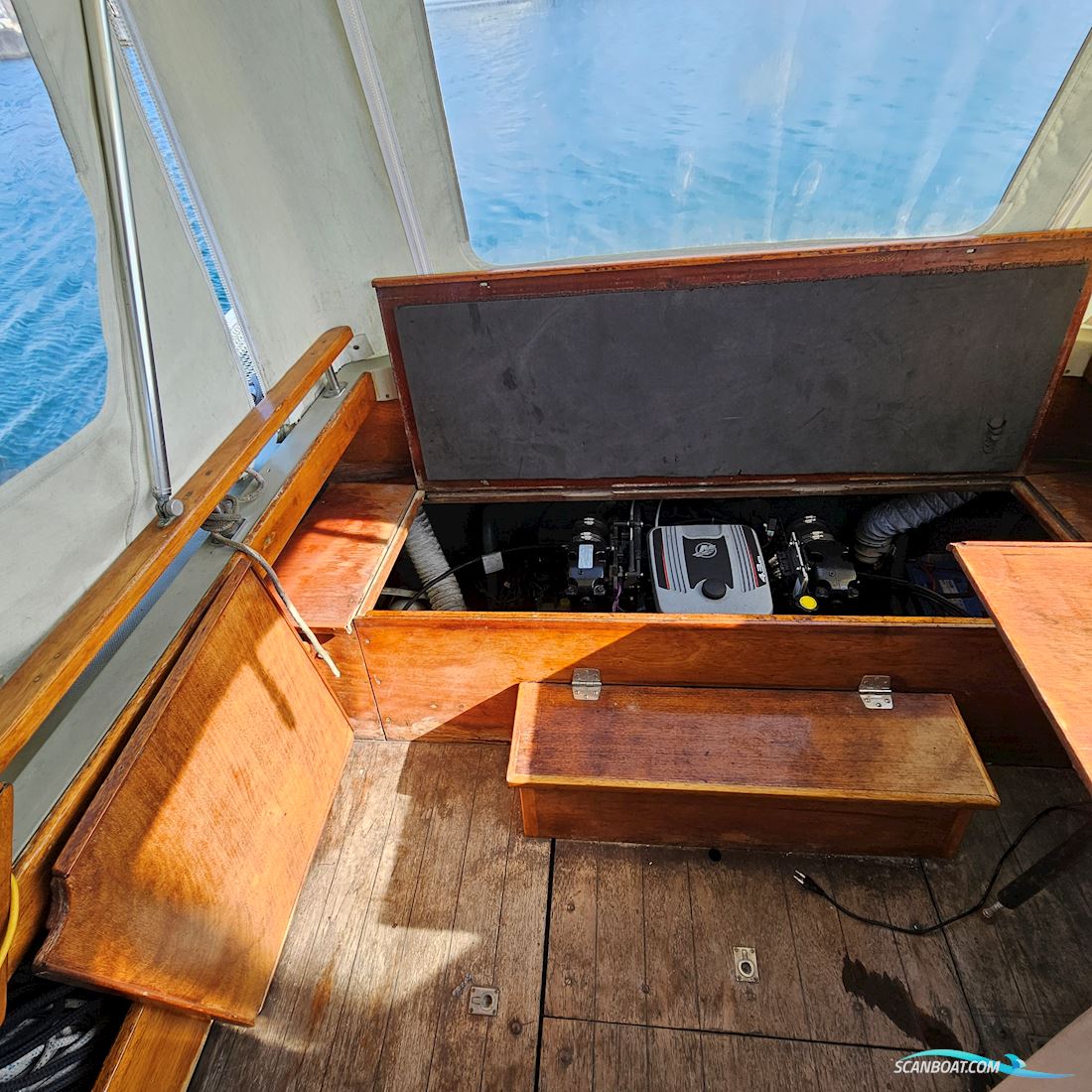 SOLGT - Coronet De Luxe 24 Cabin, Special Kun nu i April Nyere Mercury Motor