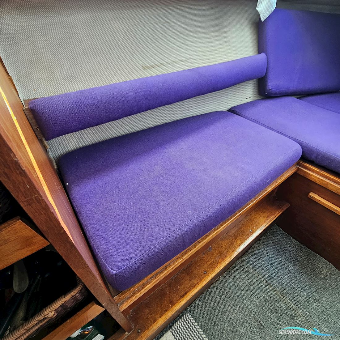 SOLGT - Coronet De Luxe 24 Cabin, Special Kun nu i April Nyere Mercury Motor