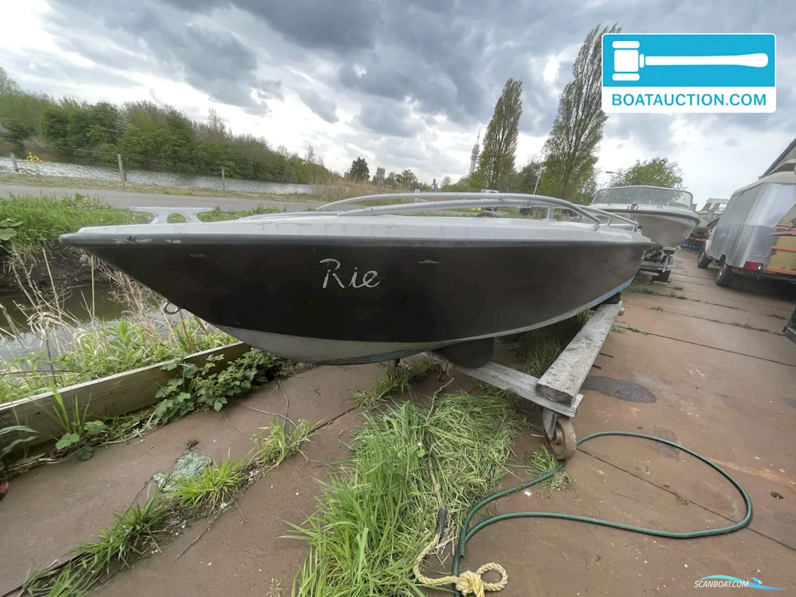 Speedboot 410 Motorboat , with Honda engine, The Netherlands