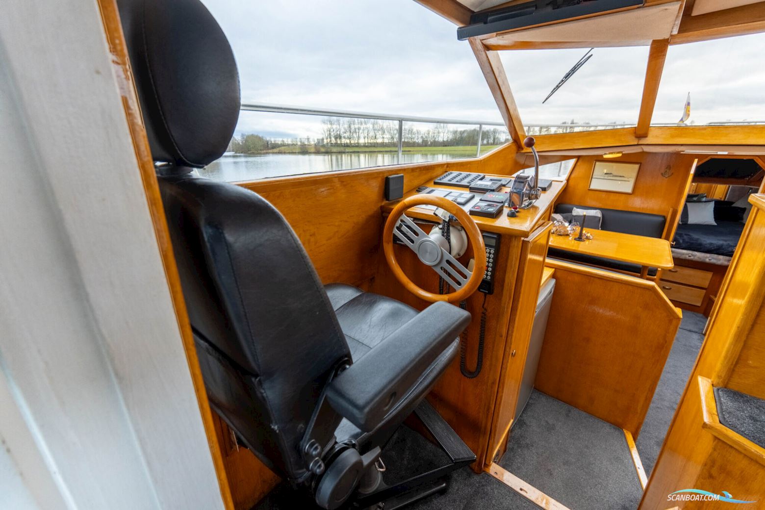 Stadtline 38 OK Spiegeldeur